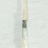 Paul Canaux et Cie – 13 Couteaux en argent et nacre