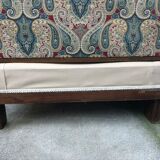 Bench reads art deco