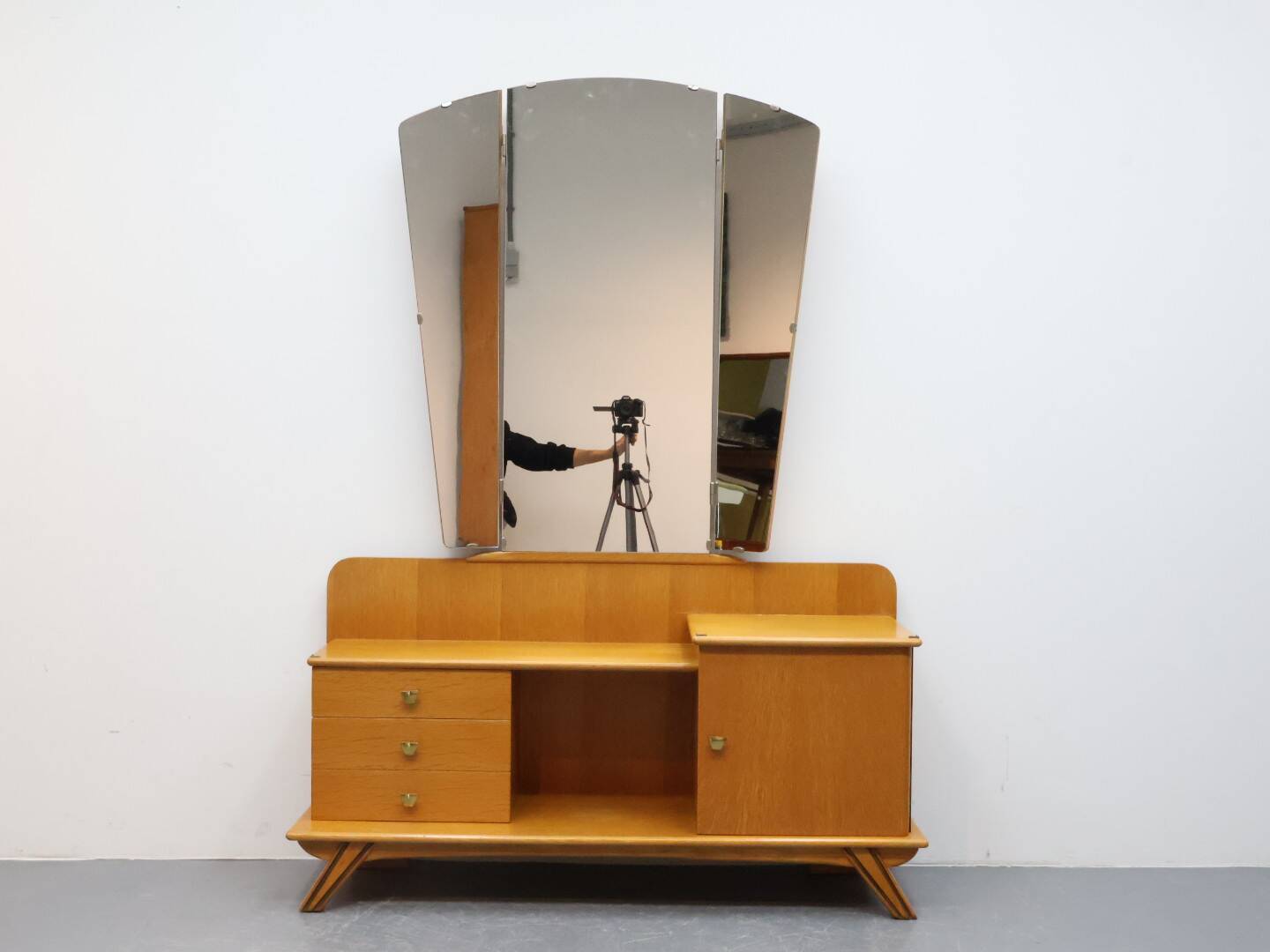 Vintage kaptafel met drieluik spiegel eiken