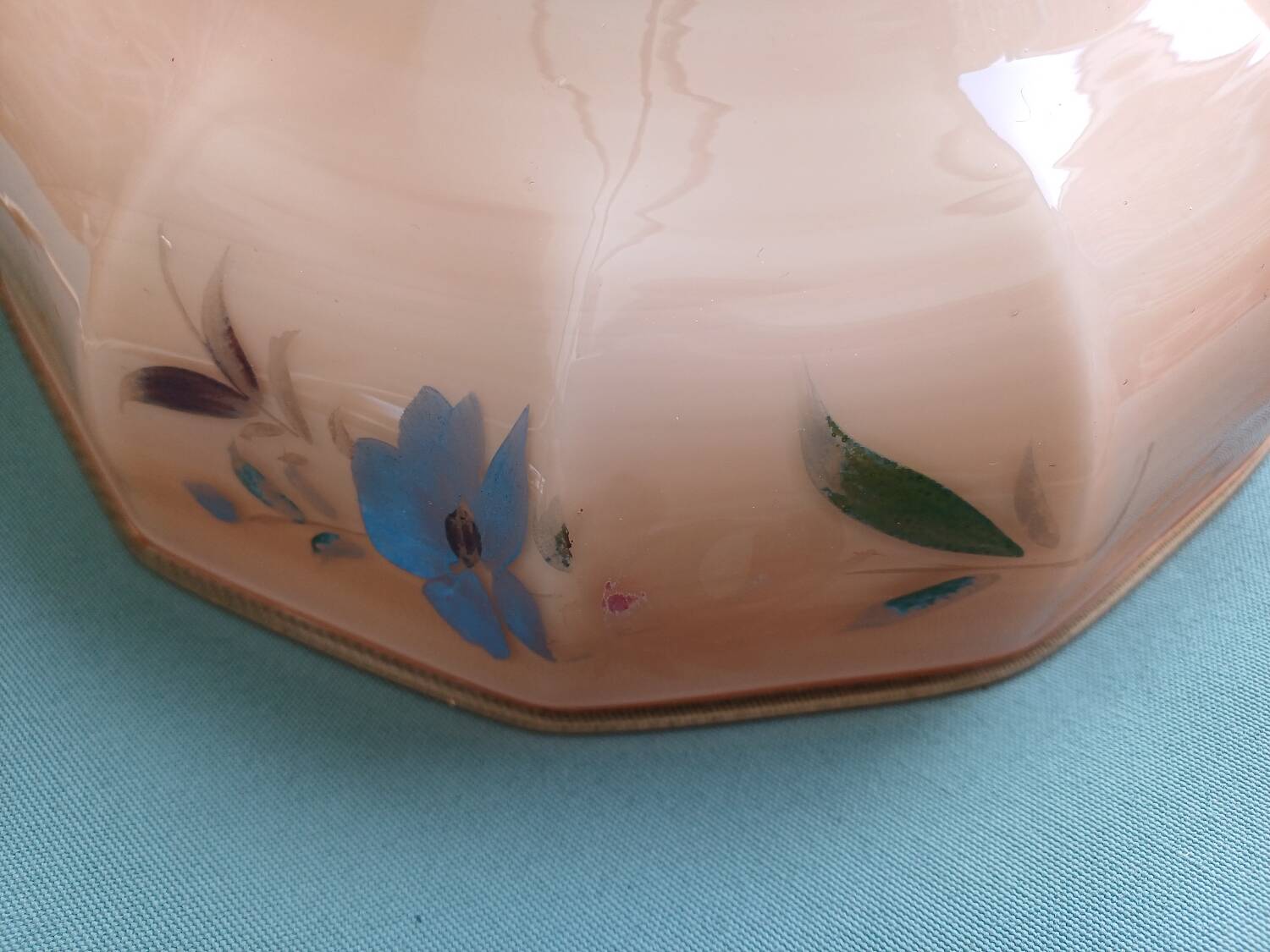 Suspension in pink opaline painted art deco