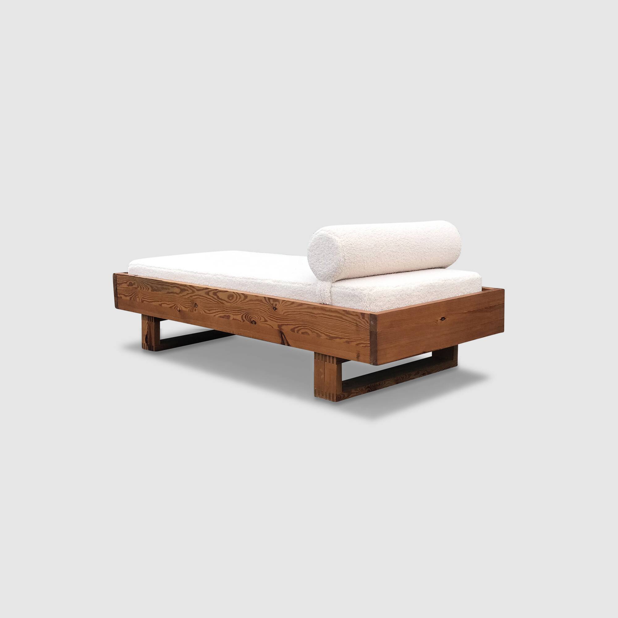 Lit de repos moderniste en pin et tissu bouclette par Ate van Apeldoorn pour Houtwerk Hattem