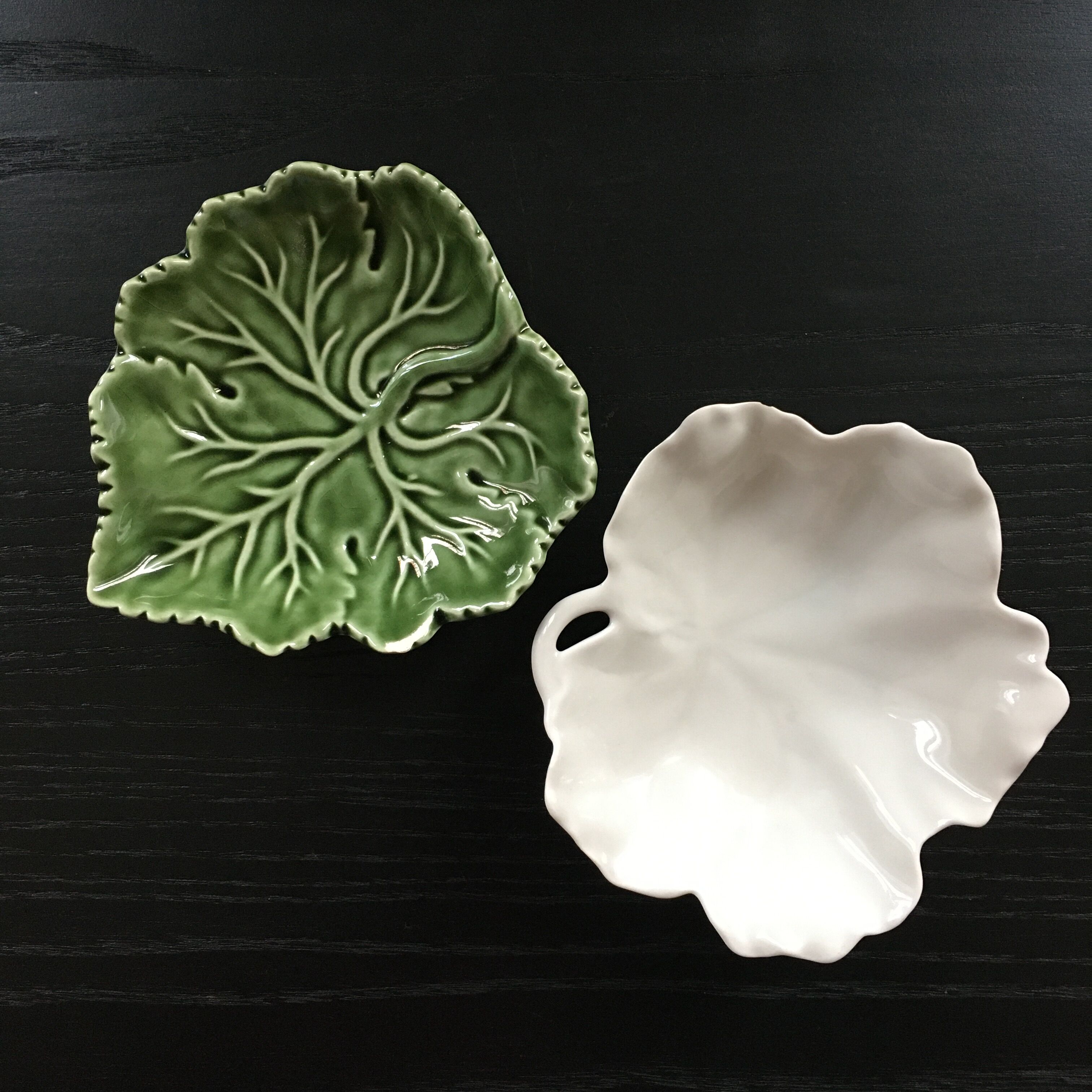 Duo of leaf cups