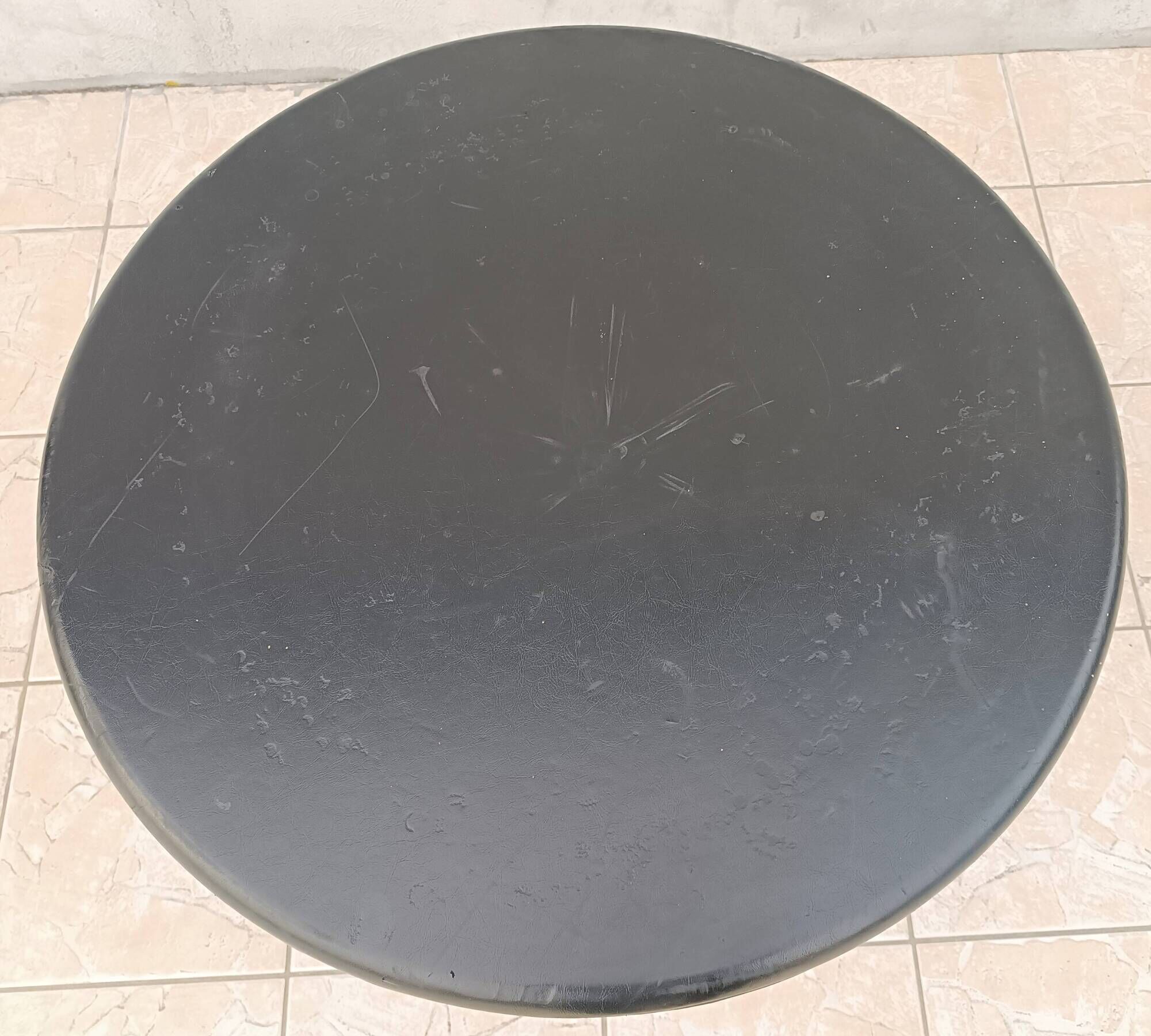 Table basse métal chrome et skaï 1950s