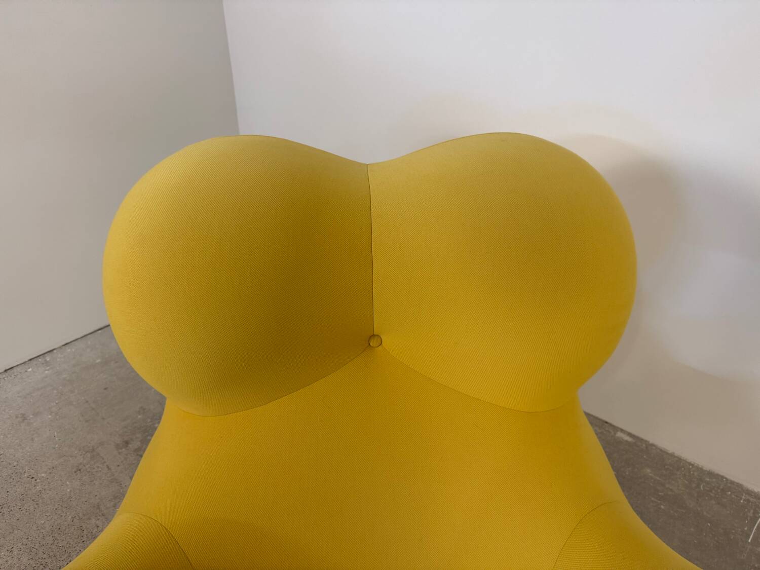 UP5_6 Big Mama Armchair - B&B Italia - Gaetano Pesce - yellow + pouf -