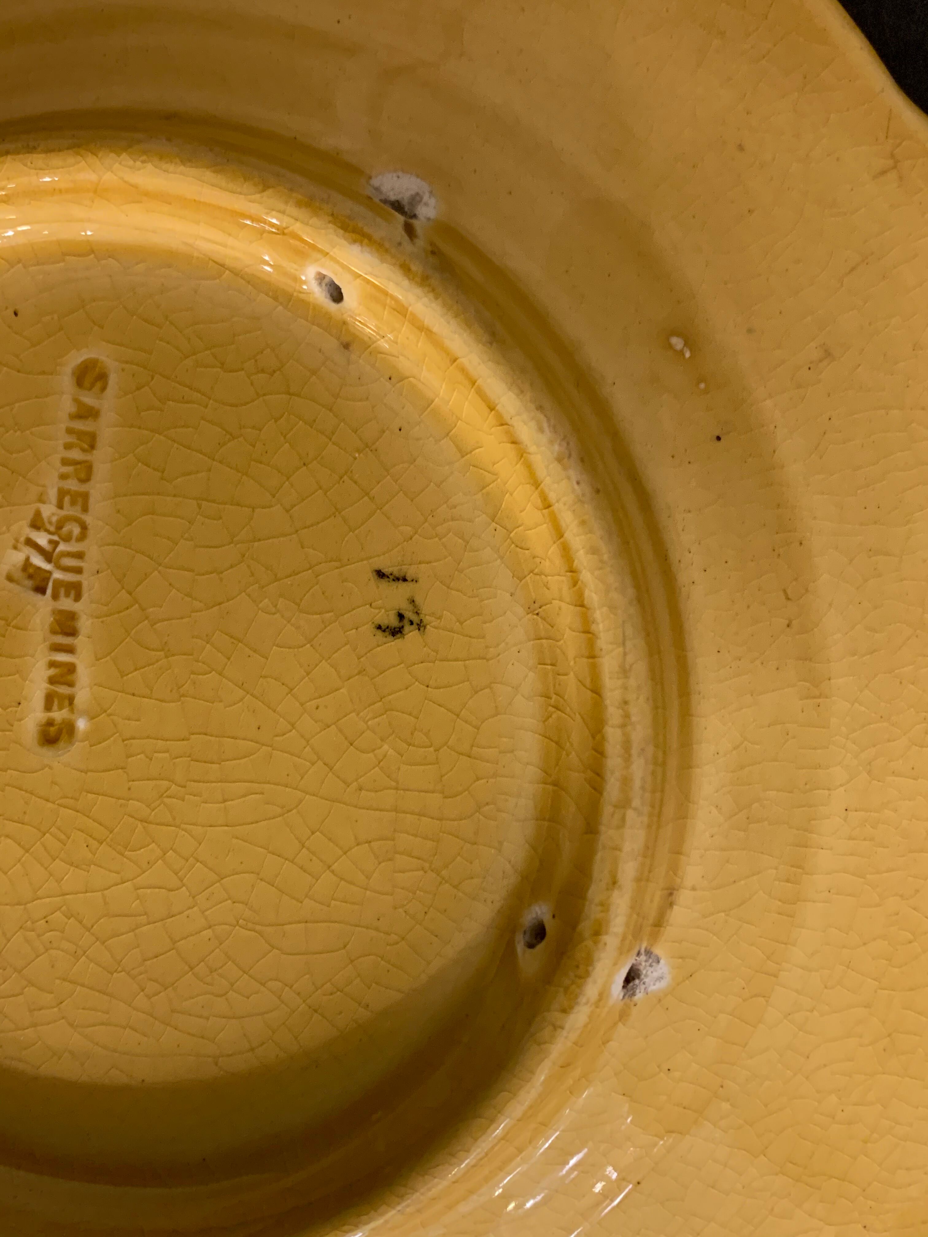 2 dessert plates in Sarreguemines fruit, strawberries and pears, early 19th century