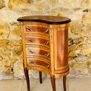 Commode style Louis XV en loupe d'orme et noyer