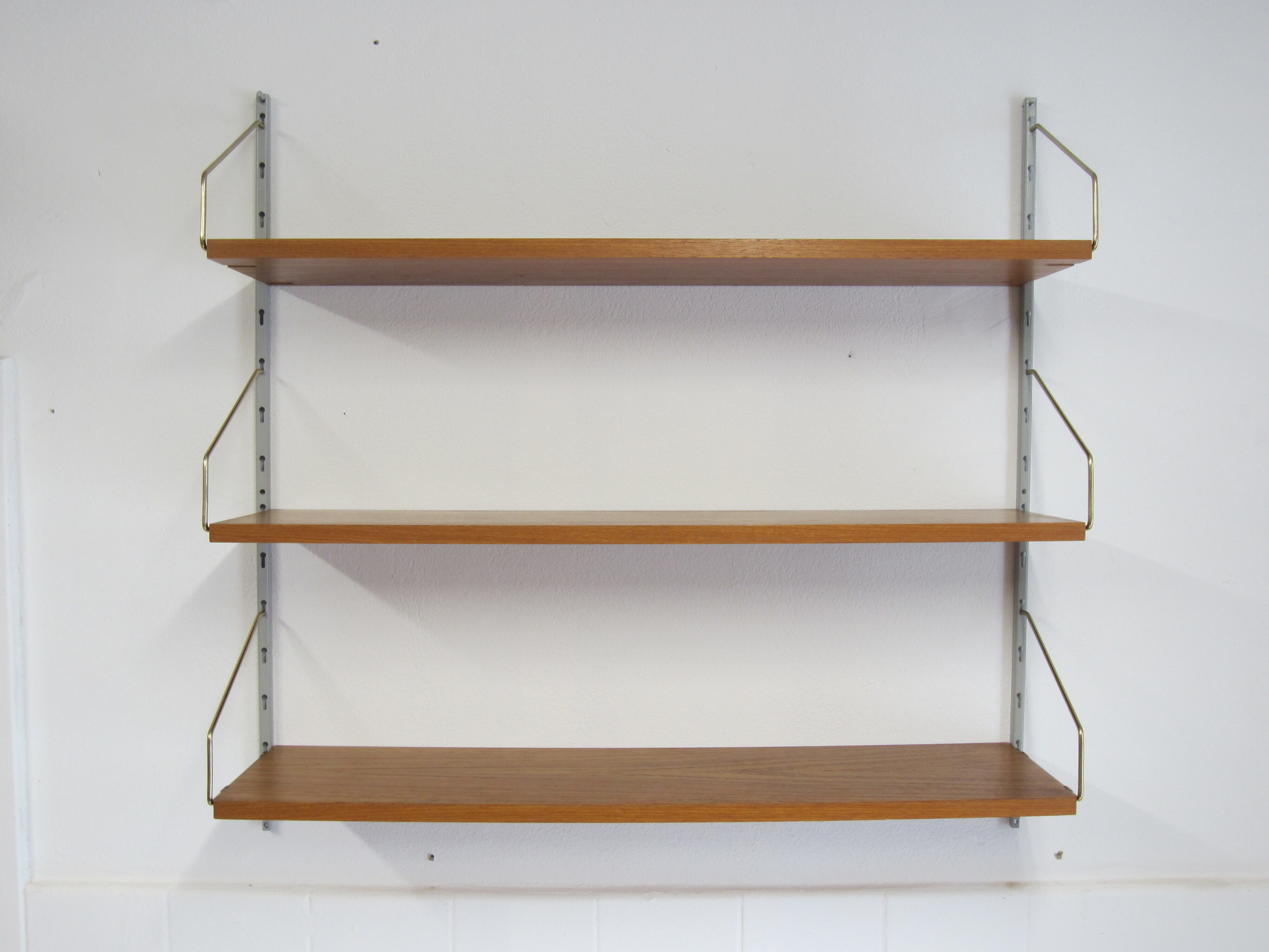 Scandinavian modular wall shelf