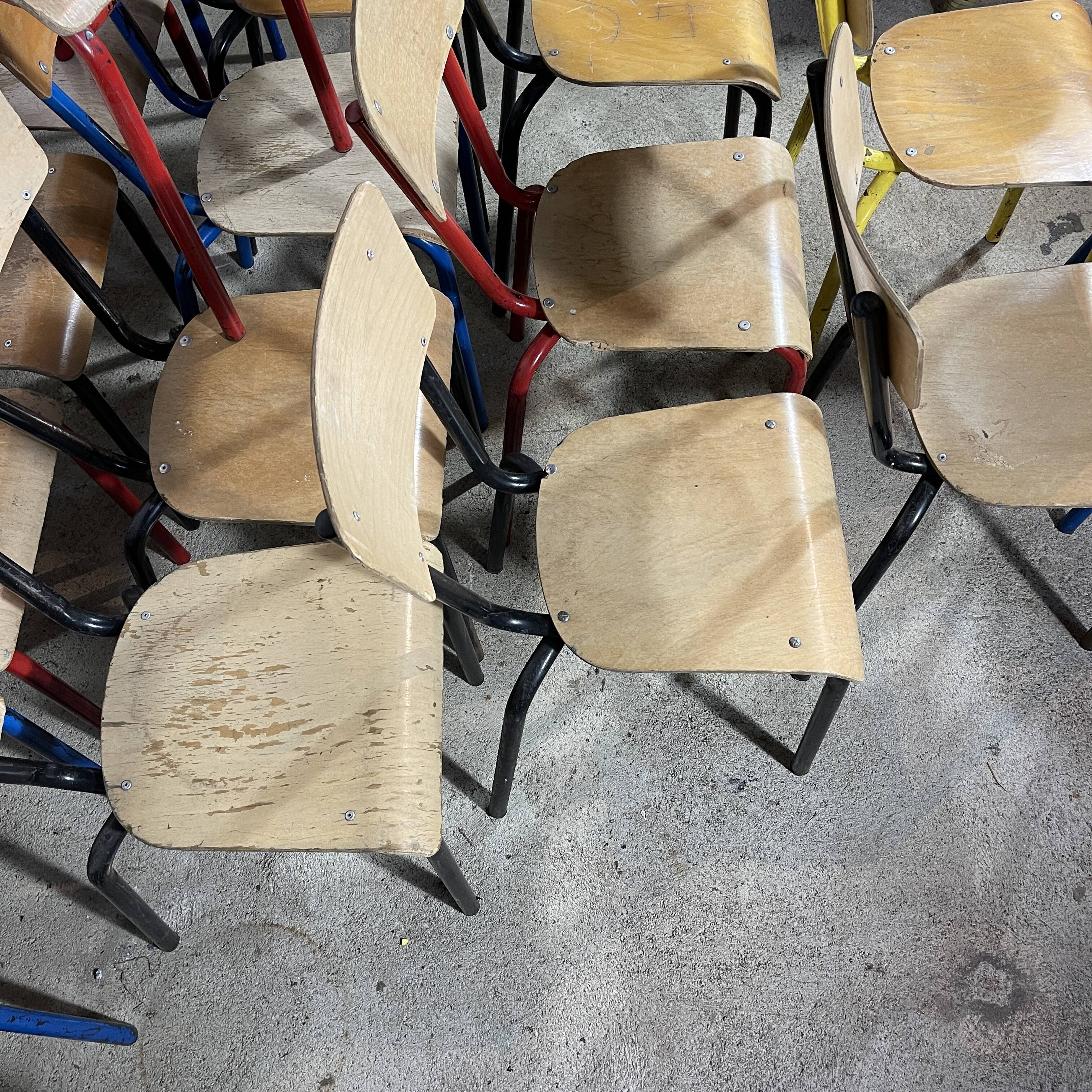 Set of 16 school chairs