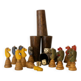 Deluxe Antique Game Little Horses 4 cups 4 dice made of bone and 16 horses