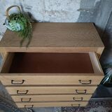 Wooden chest of drawers