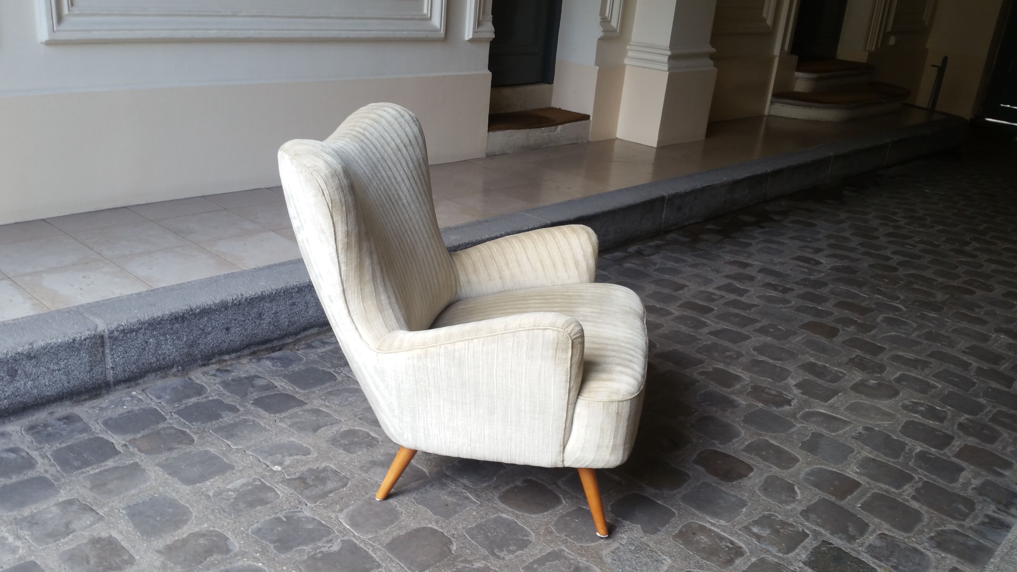 Set of 4 chairs organic wingback chairs of the 50s/60s vintage