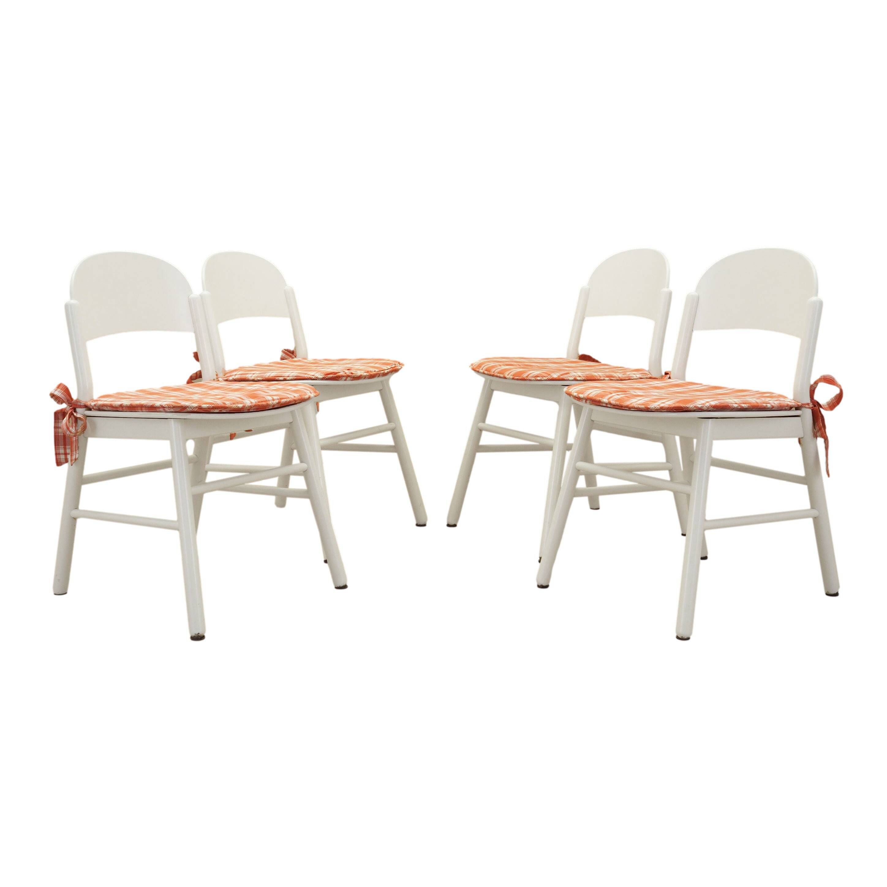 Ensemble de quatre chaises en hêtre, design italien, années 1970, production : Italie