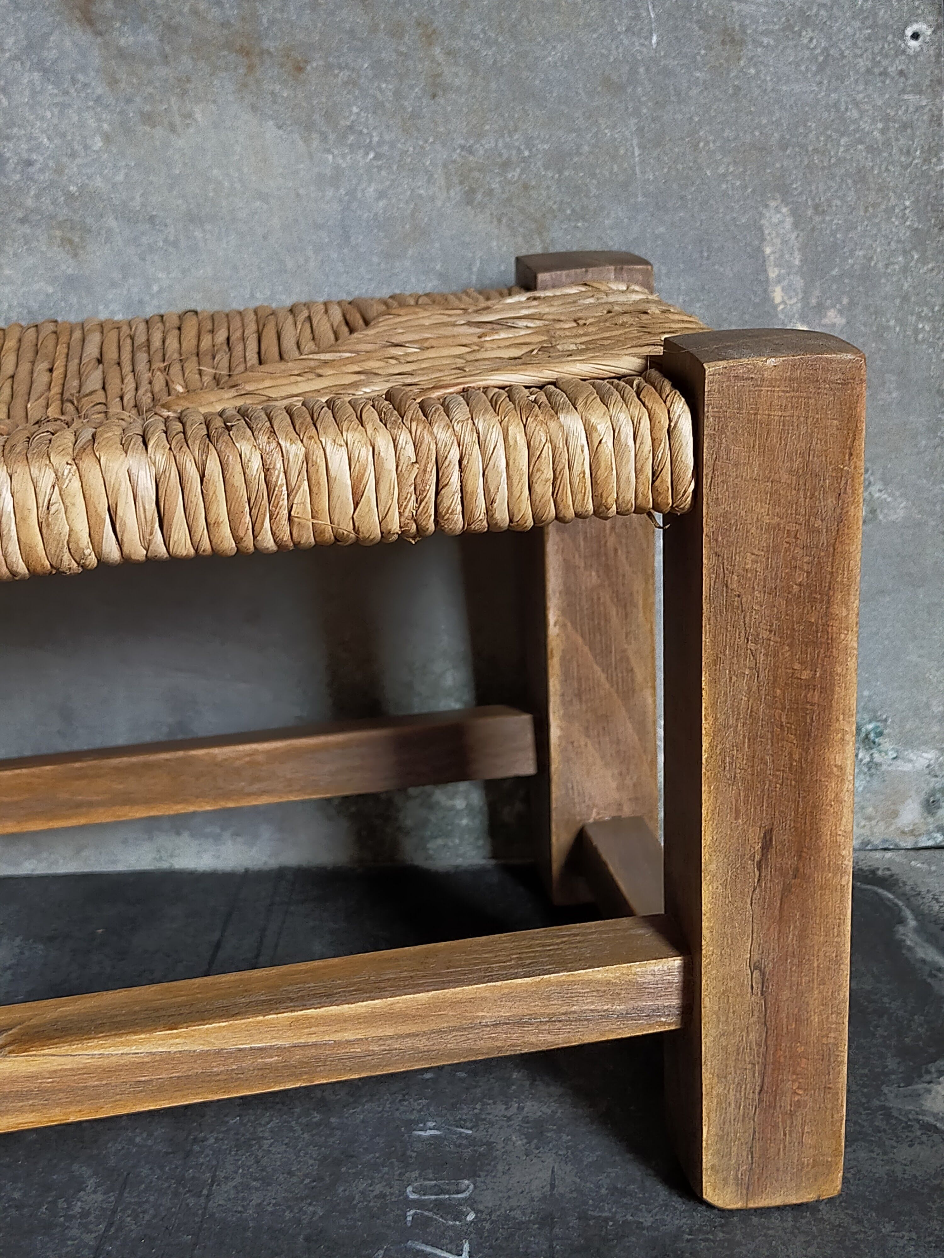 Massive wooden foot resting leg