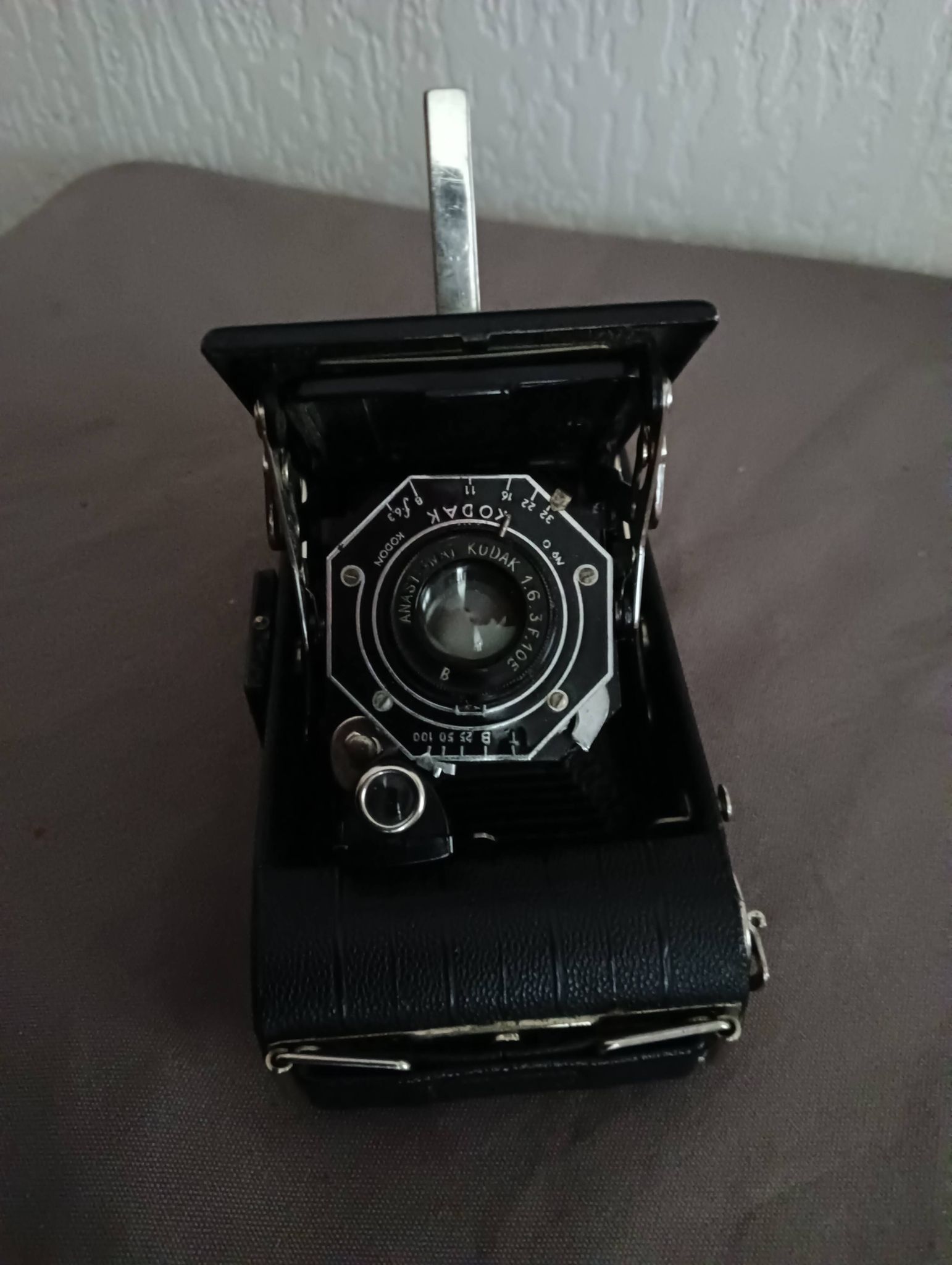 Bellows camera " KODAK Junior Six - 20 Series II, Made In USA