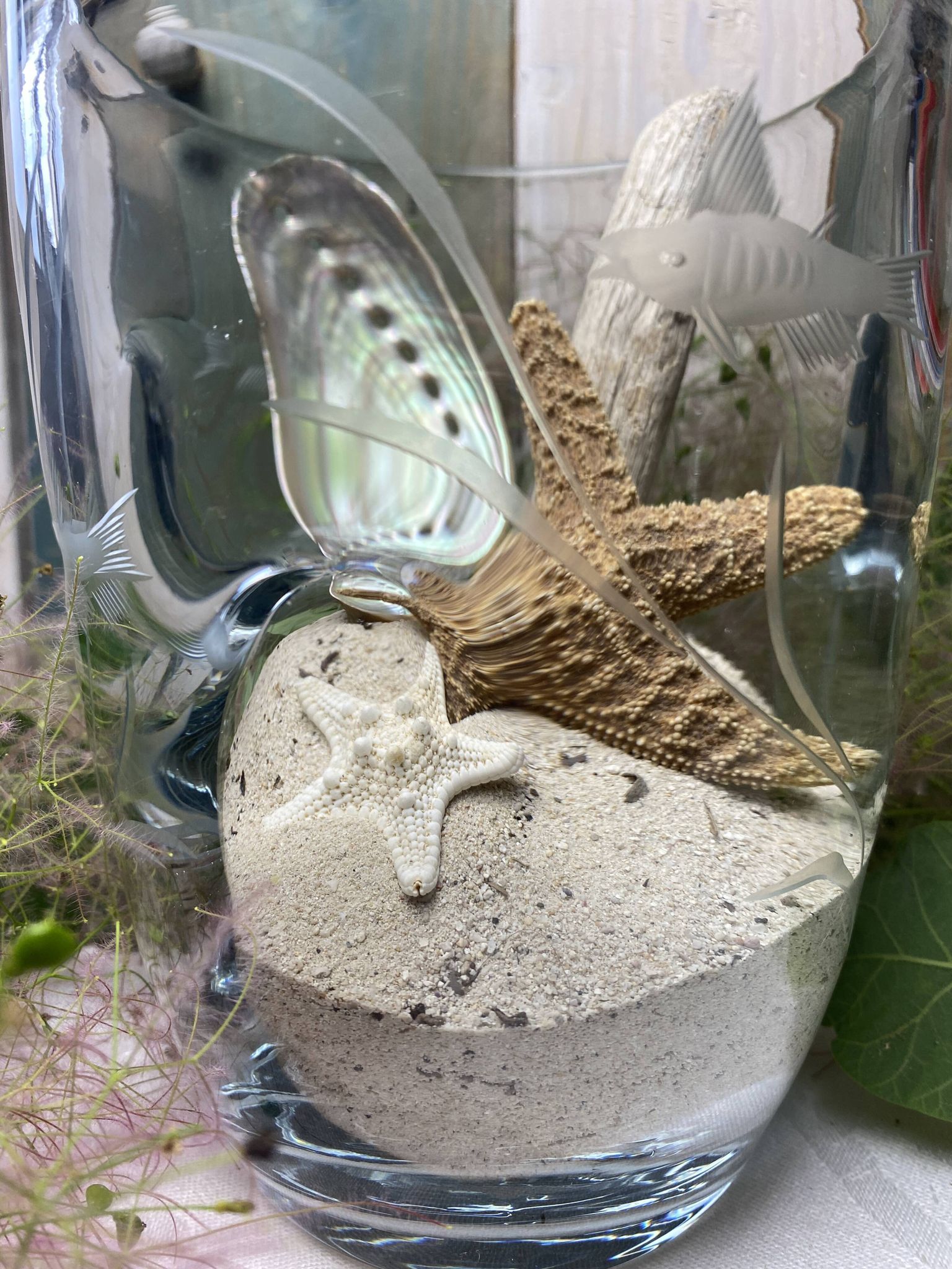 Pinched crystal vase engraved with vintage marine motifs