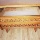 Convenient wood and rattan compass feet