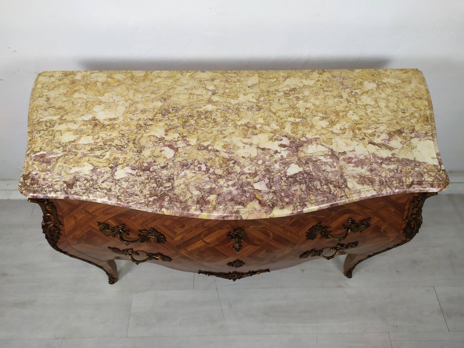 Commode Louis XV galbé