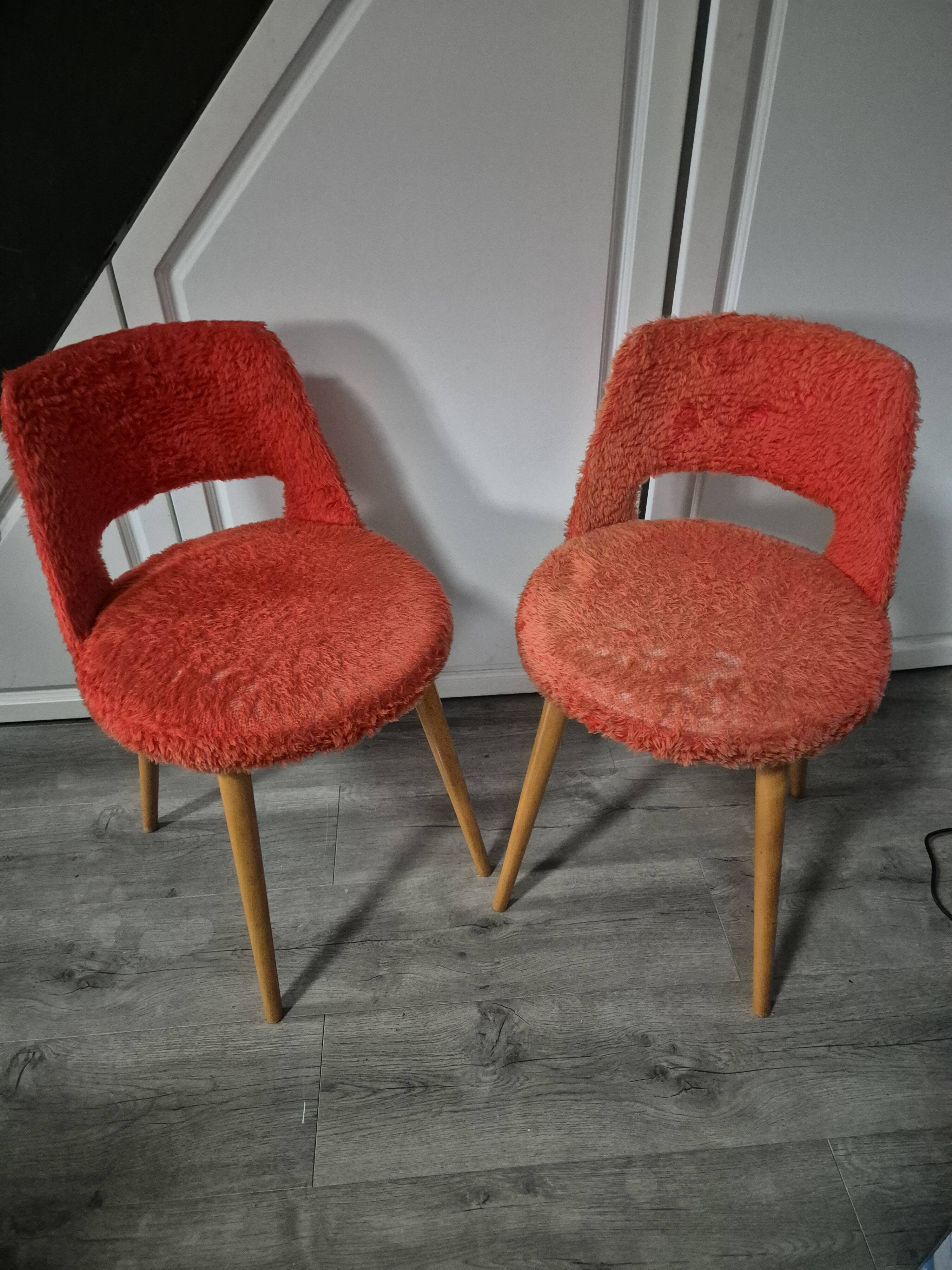 lot de 2 chaises fauteuil vintage en moumoute rouge usé