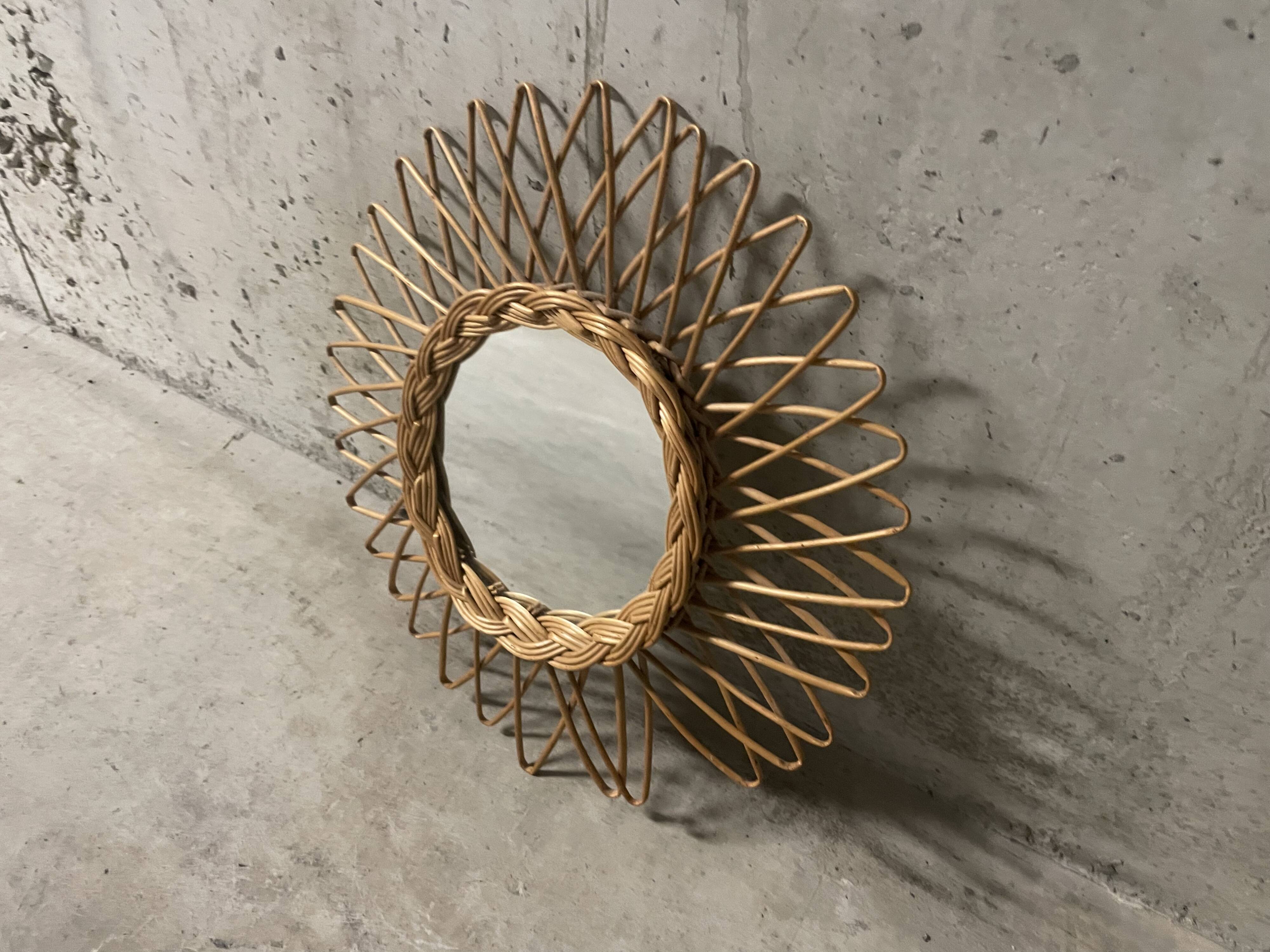 Wicker sun mirror