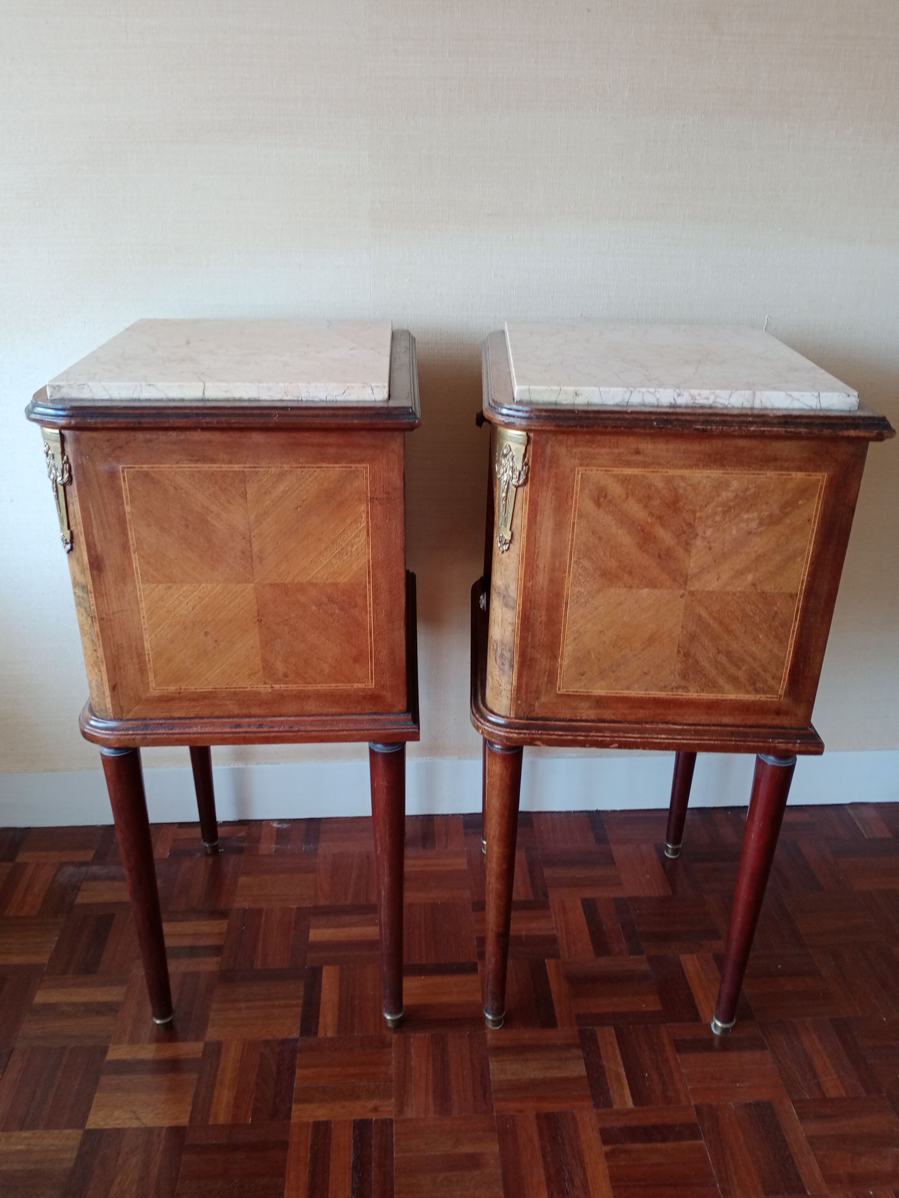 Paire de chevets art deco