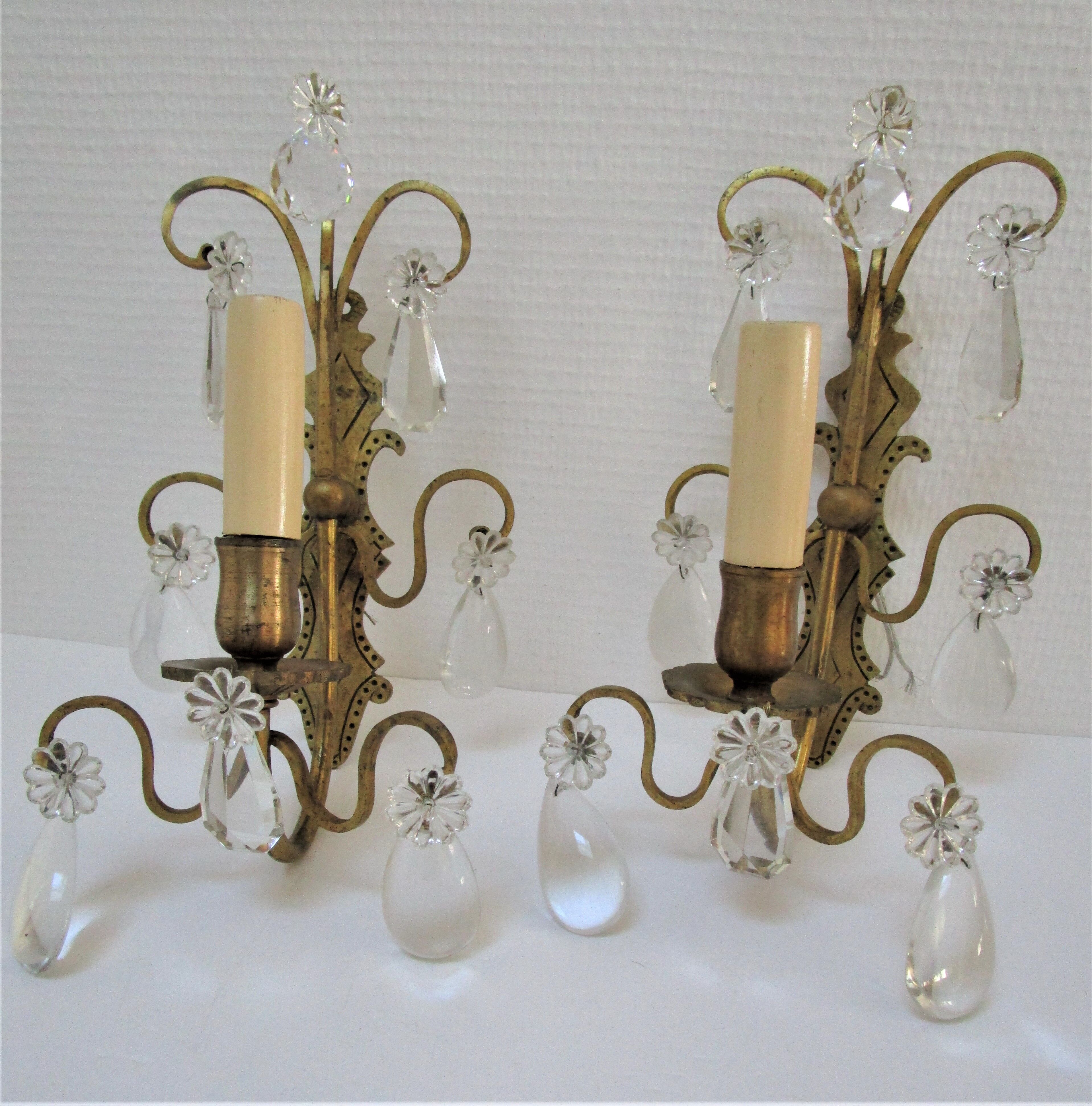 Pair of wall lamps patinated gilded bronze and early twentieth century glass grapevines