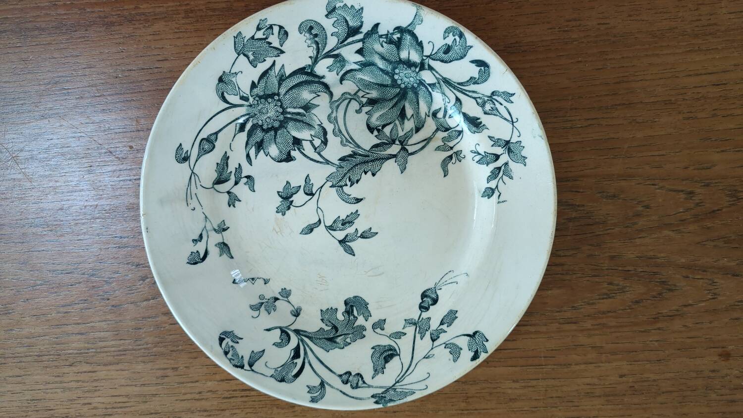 Lot 7 Terre de Feu plates from Grigny