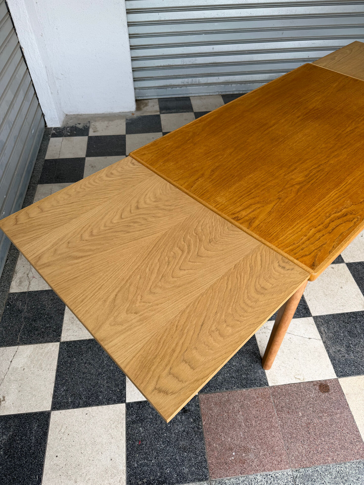 Table scandinave en chêne
