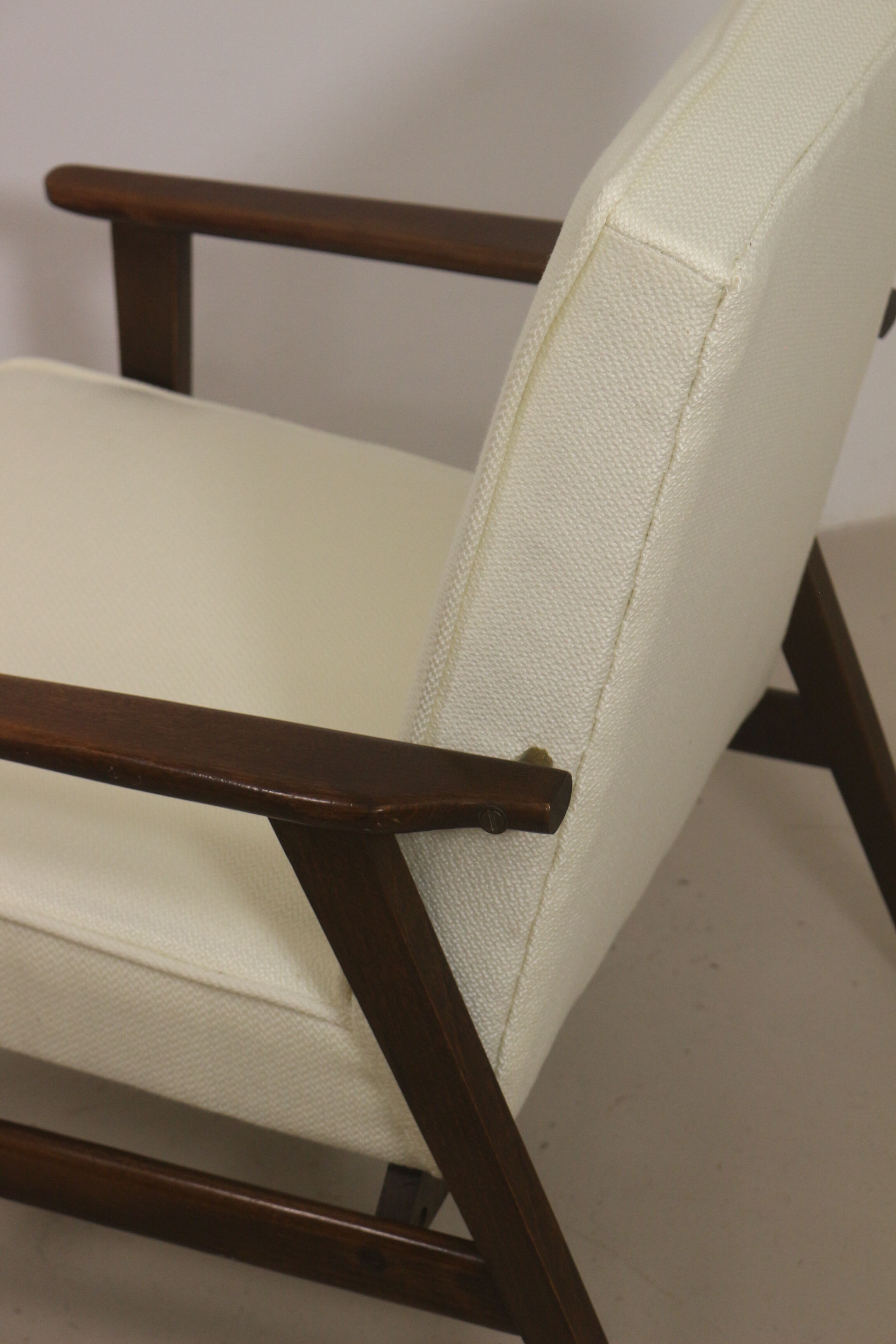 Fauteuil Henryk Lis 300-190 année 70. Réf Sophia.