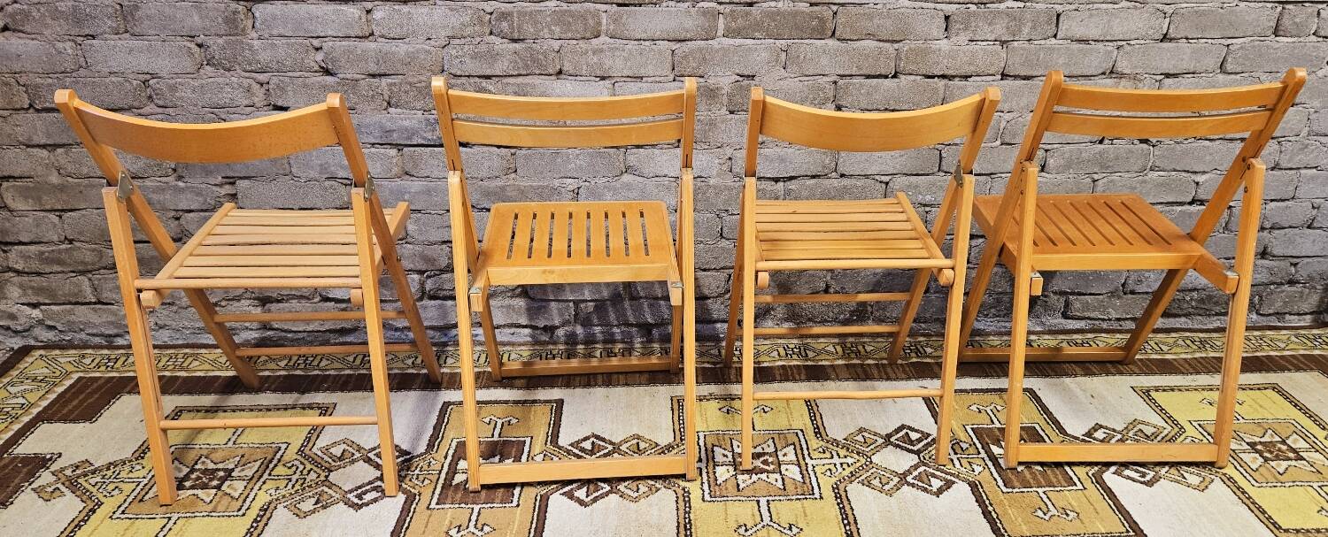 Set de 4 chaises pliantes dépareillées vintage