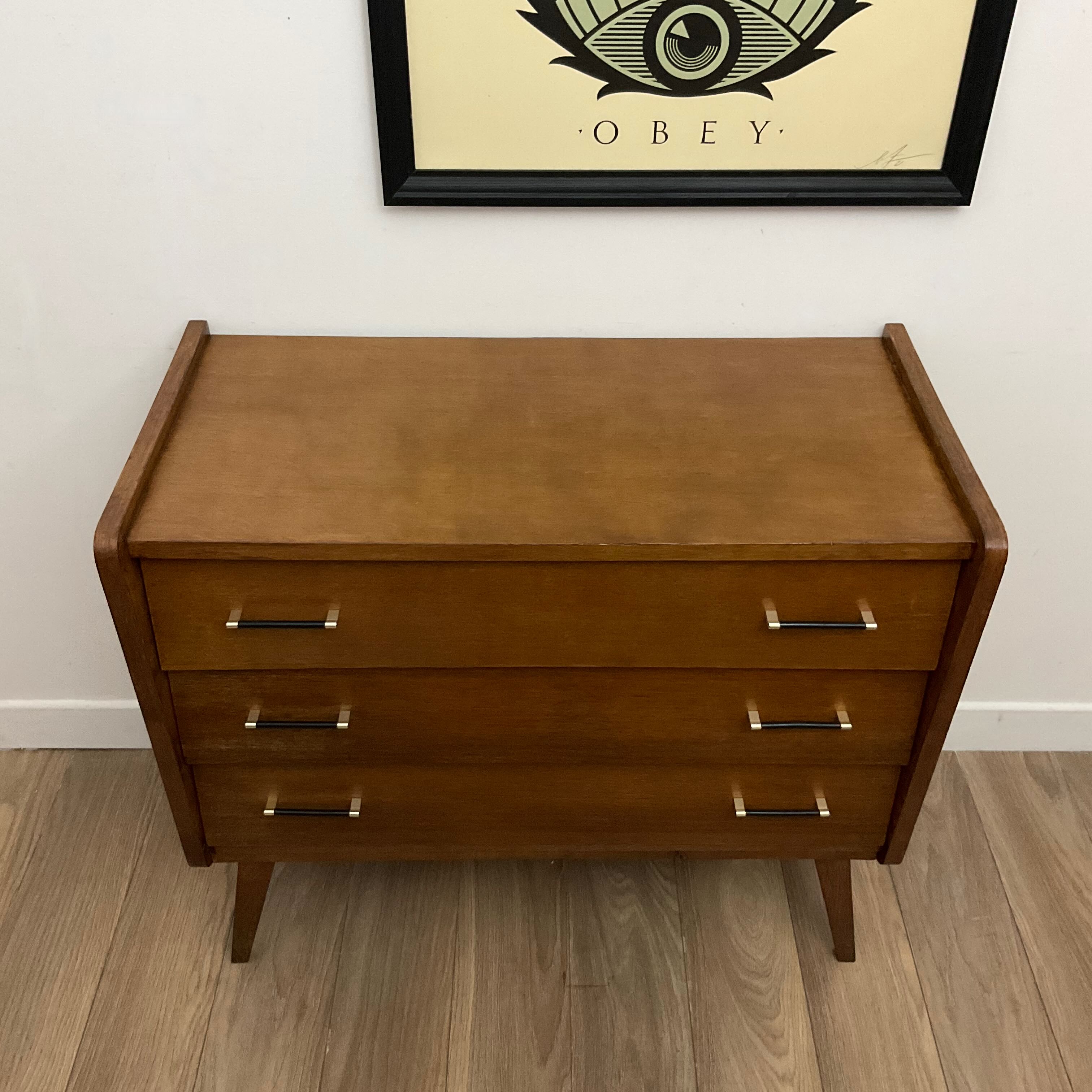 Chest of drawer compass feet