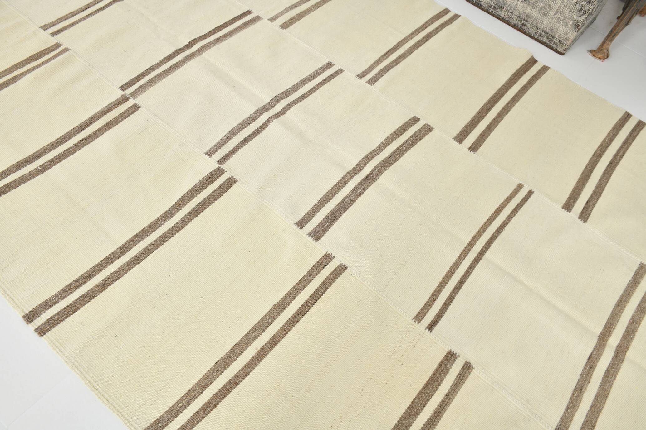 6x9 Cream & Brown Contemporary Vintage Kilim Rug, 184x282Cm