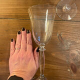 5 large tulip-shaped crystal glasses for wine or water.