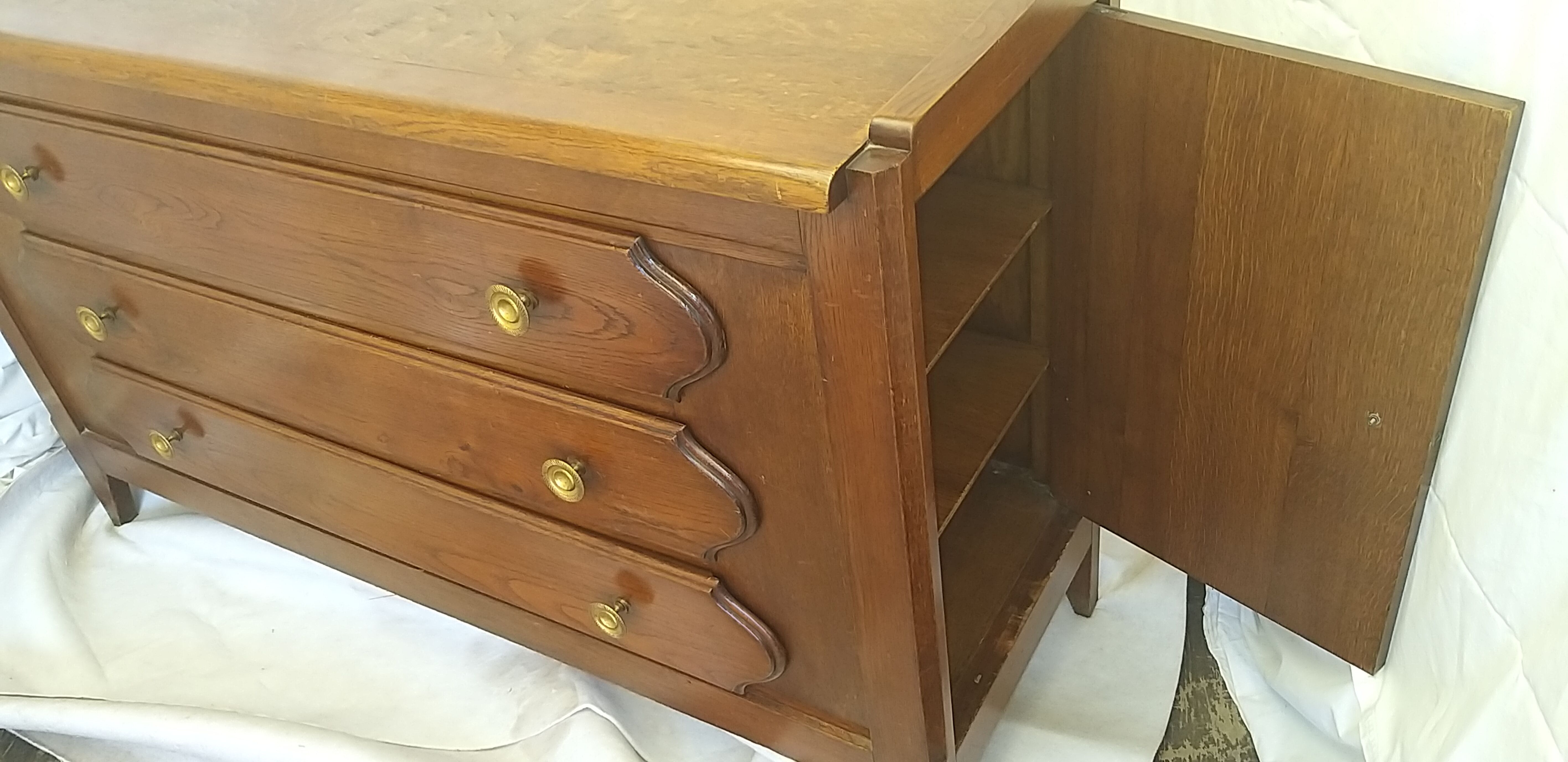 Commode 2 portes 3 tiroirs  en chêne