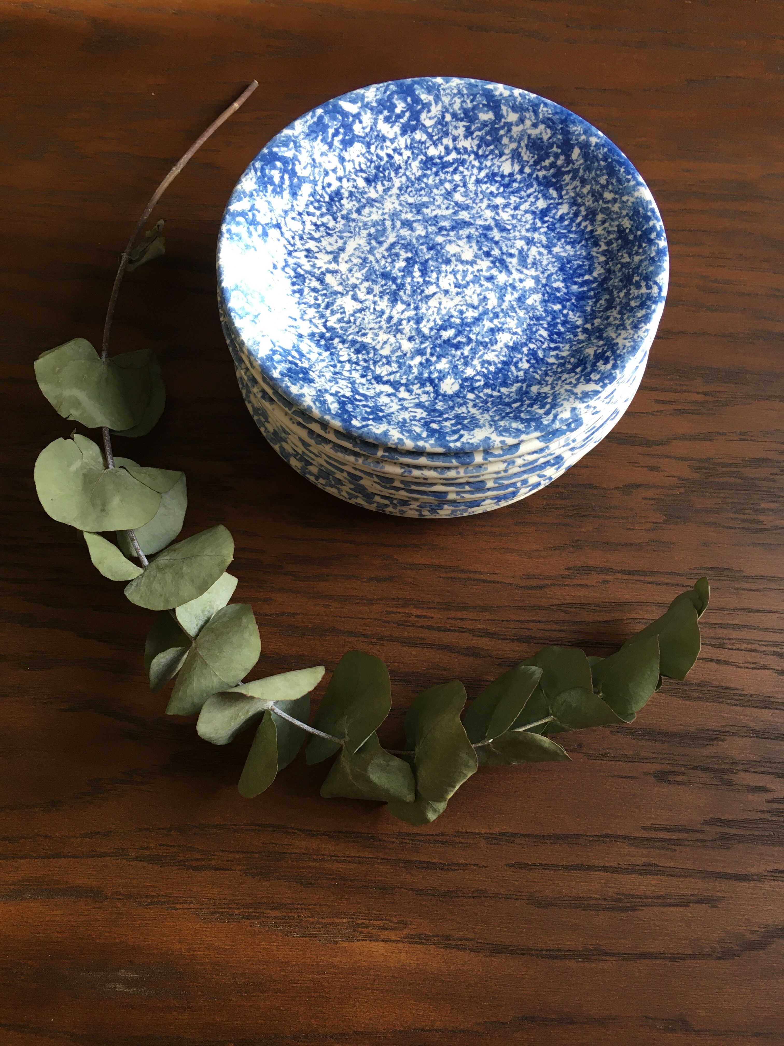 Lot of 10 plates with blue speckled blue Ceraminter