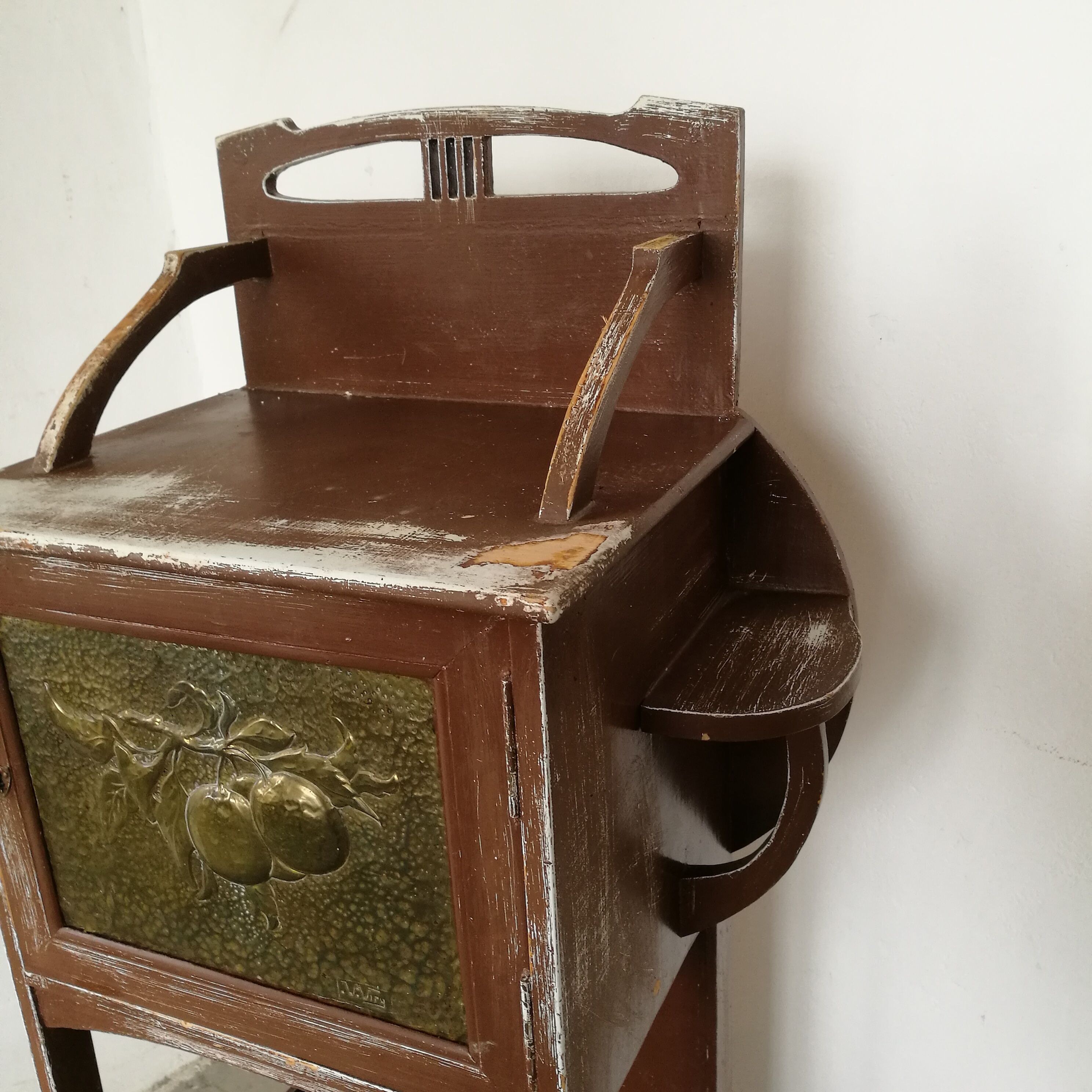 Art nouveau music furniture