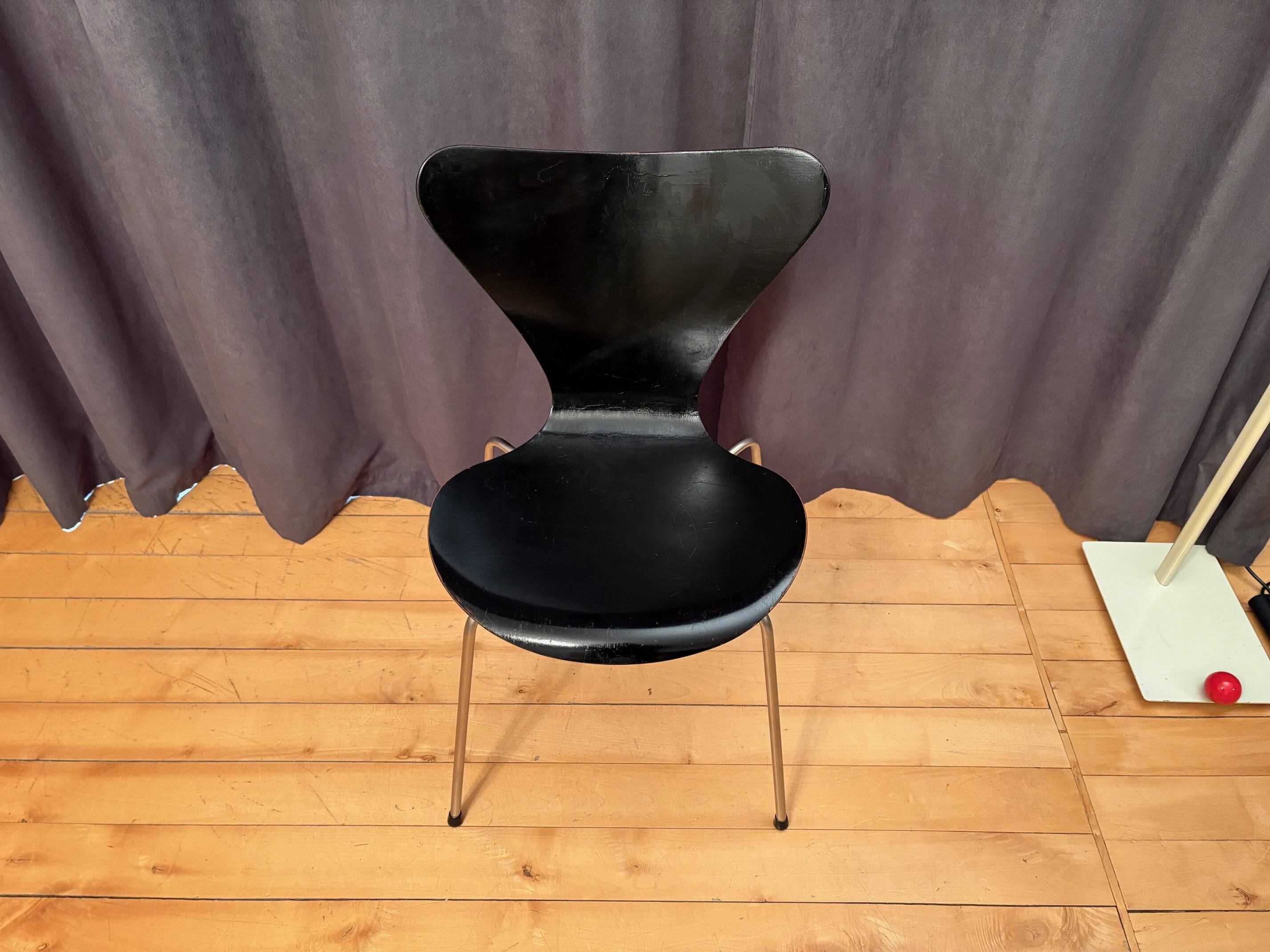 Chair model 3107 designed by Arne Jacobsen, Fritz Hansen, Denmark, 1956