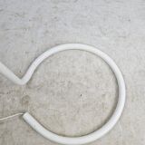 Lampadaire en métal blanc et plastique style futuriste