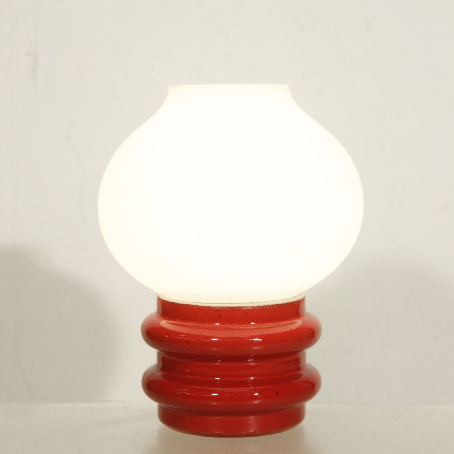 Vintage lamp in red & opaline ceramic, Germany 1960s
