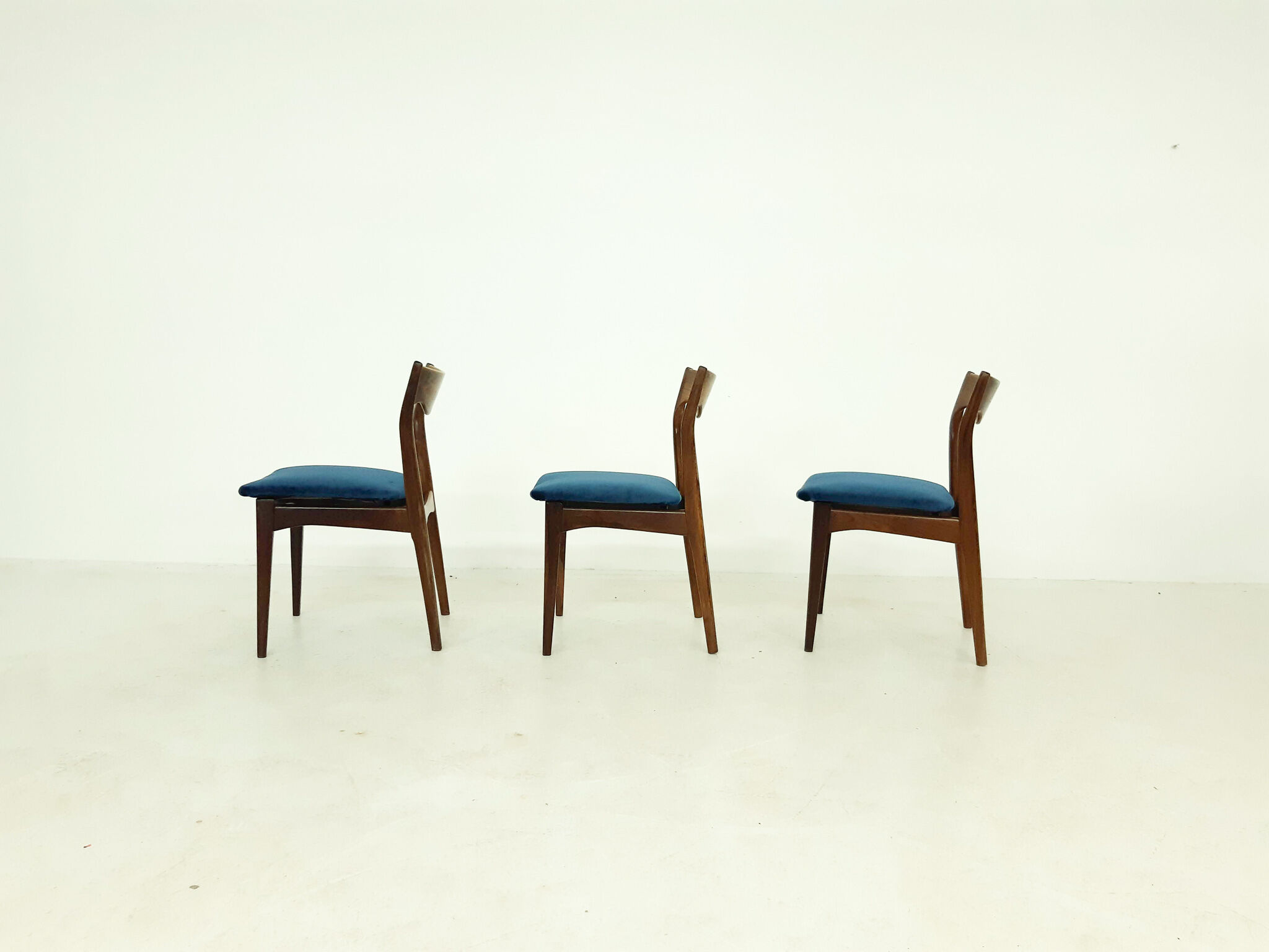 Set of 3 roseood "AWA"dining chairs, the Netherlands 1950's