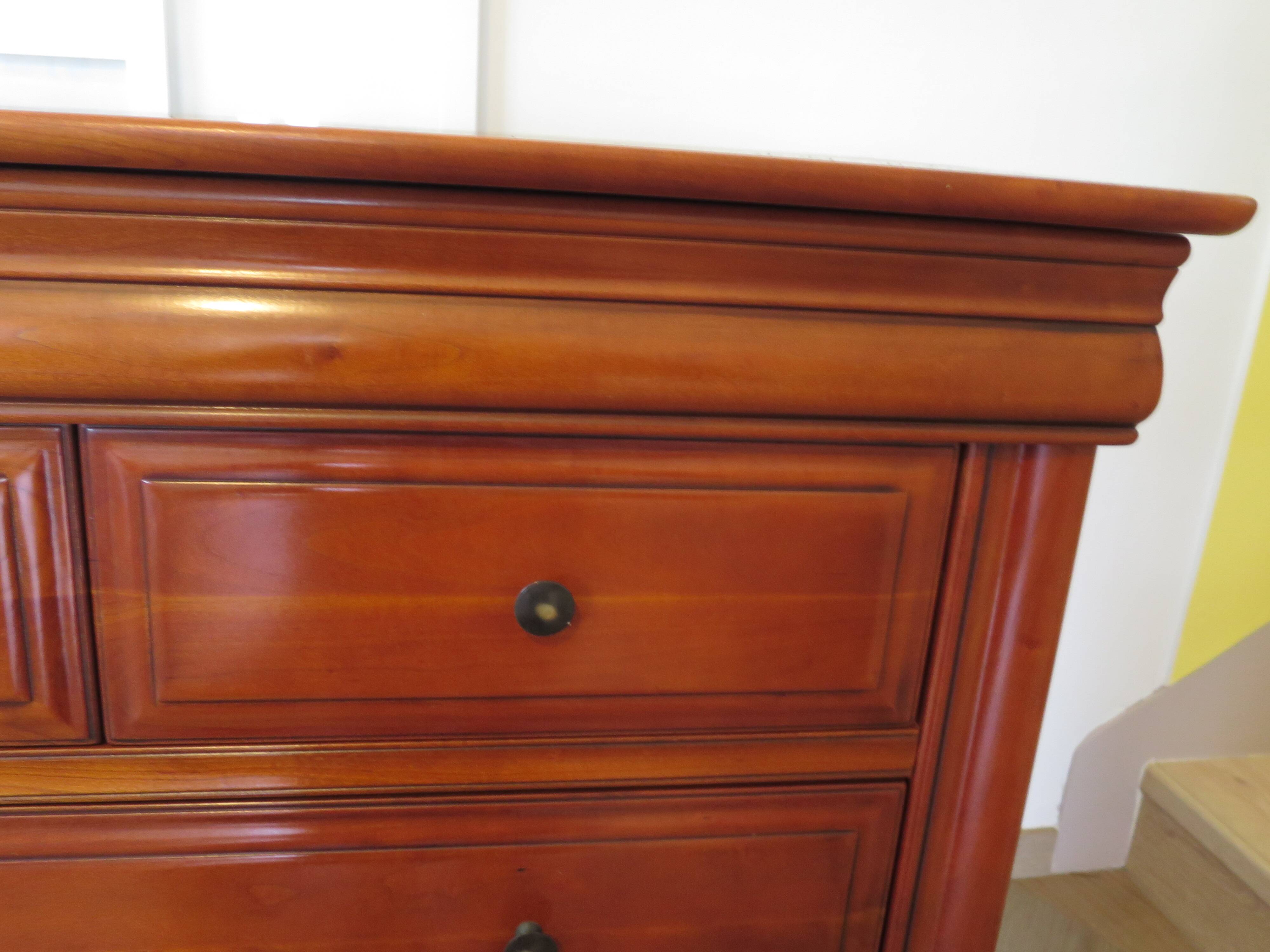 Cherrywood chest of drawers with ogee – 4 drawers – 80s – Louis Philippe style