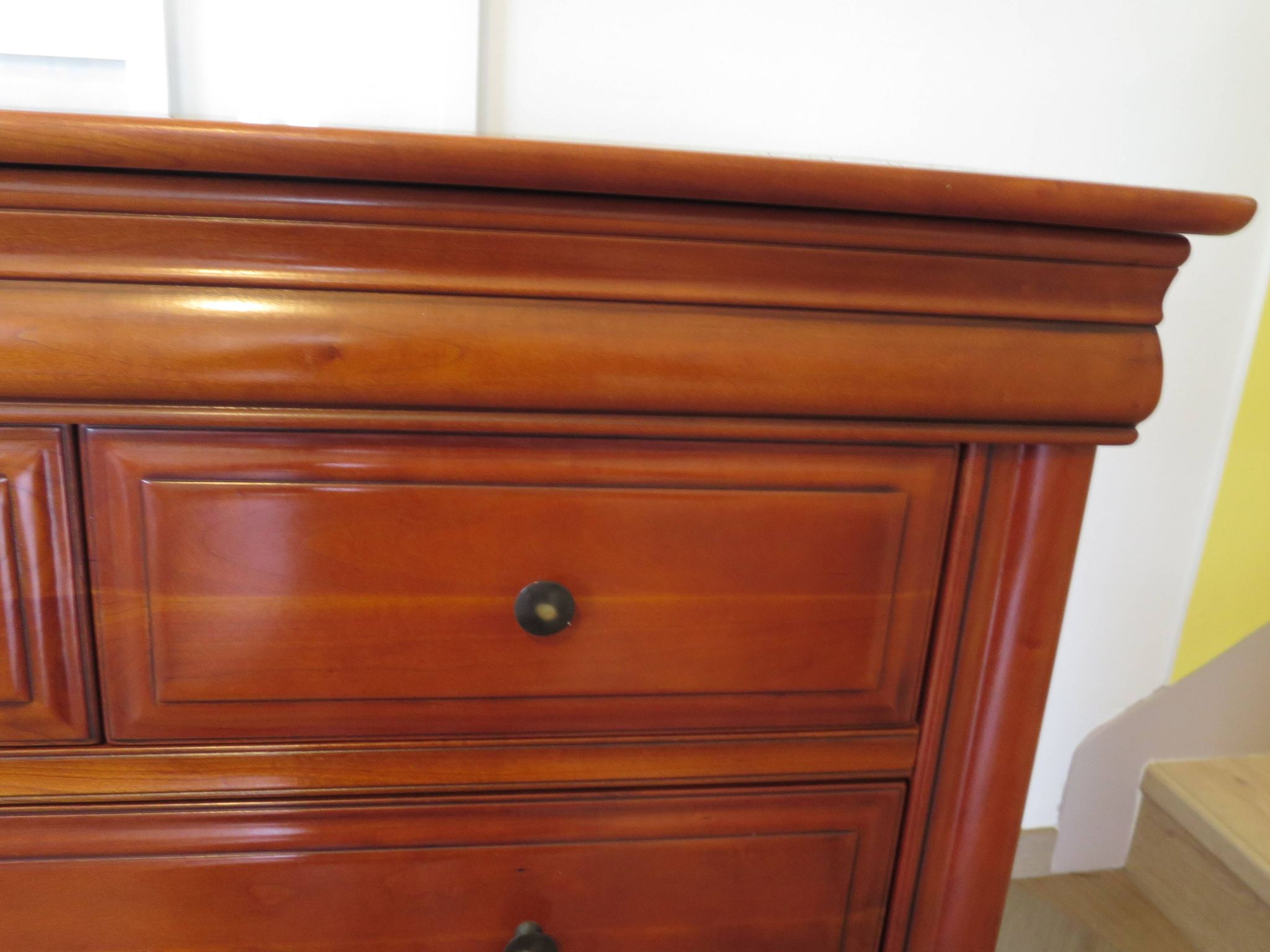 Cherrywood chest of drawers with ogee – 4 drawers – 80s – Louis Philippe style