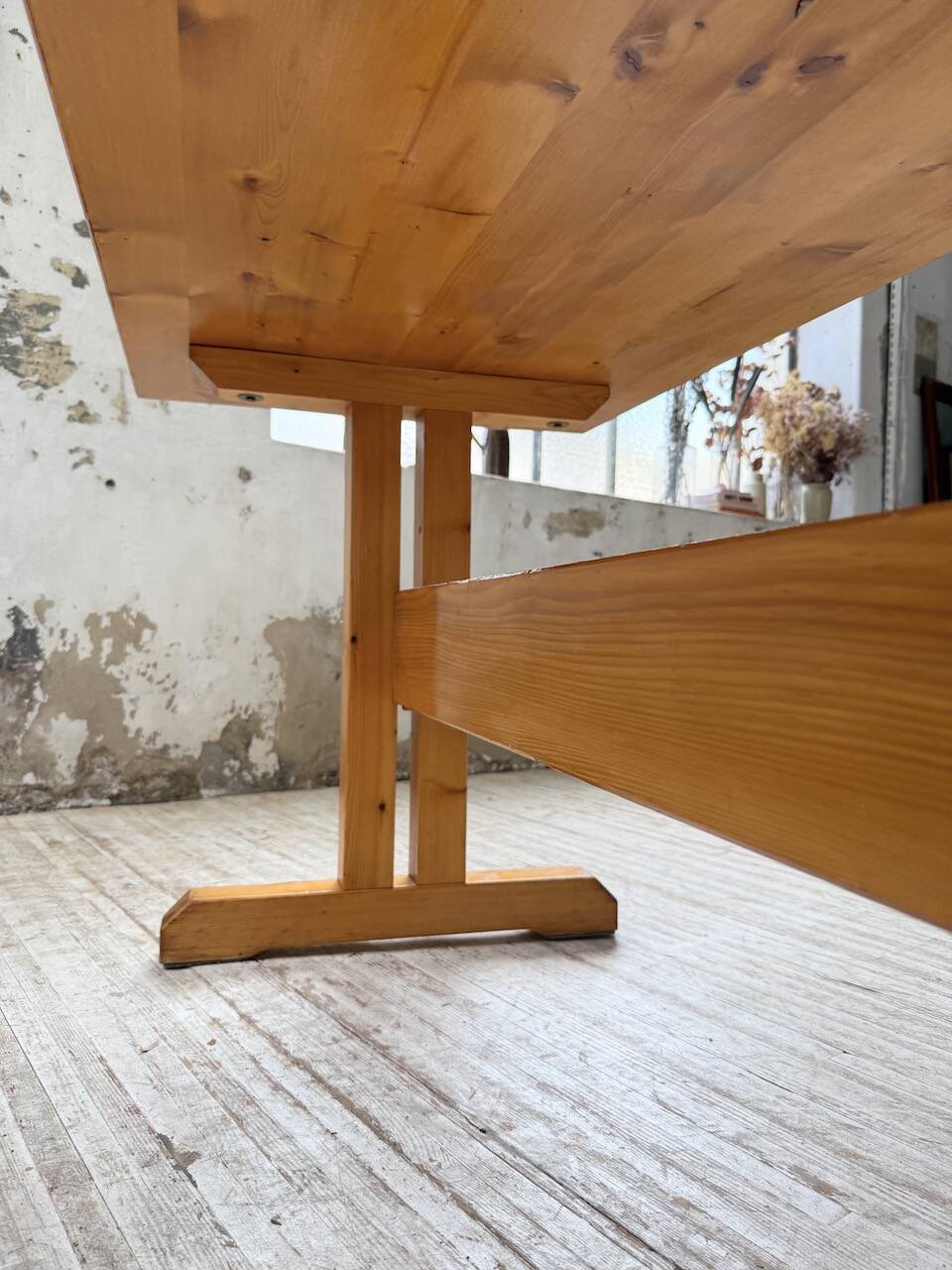 Perriand mountain furniture table 1970