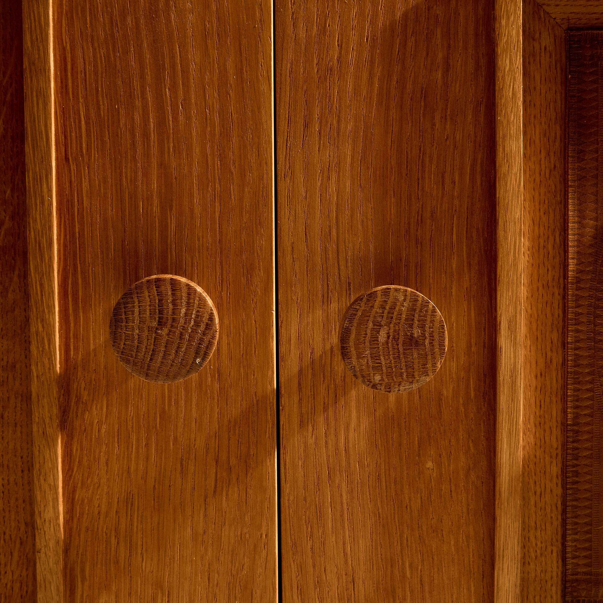 Enfilade Mózer by the Hungarian Applied Arts Society