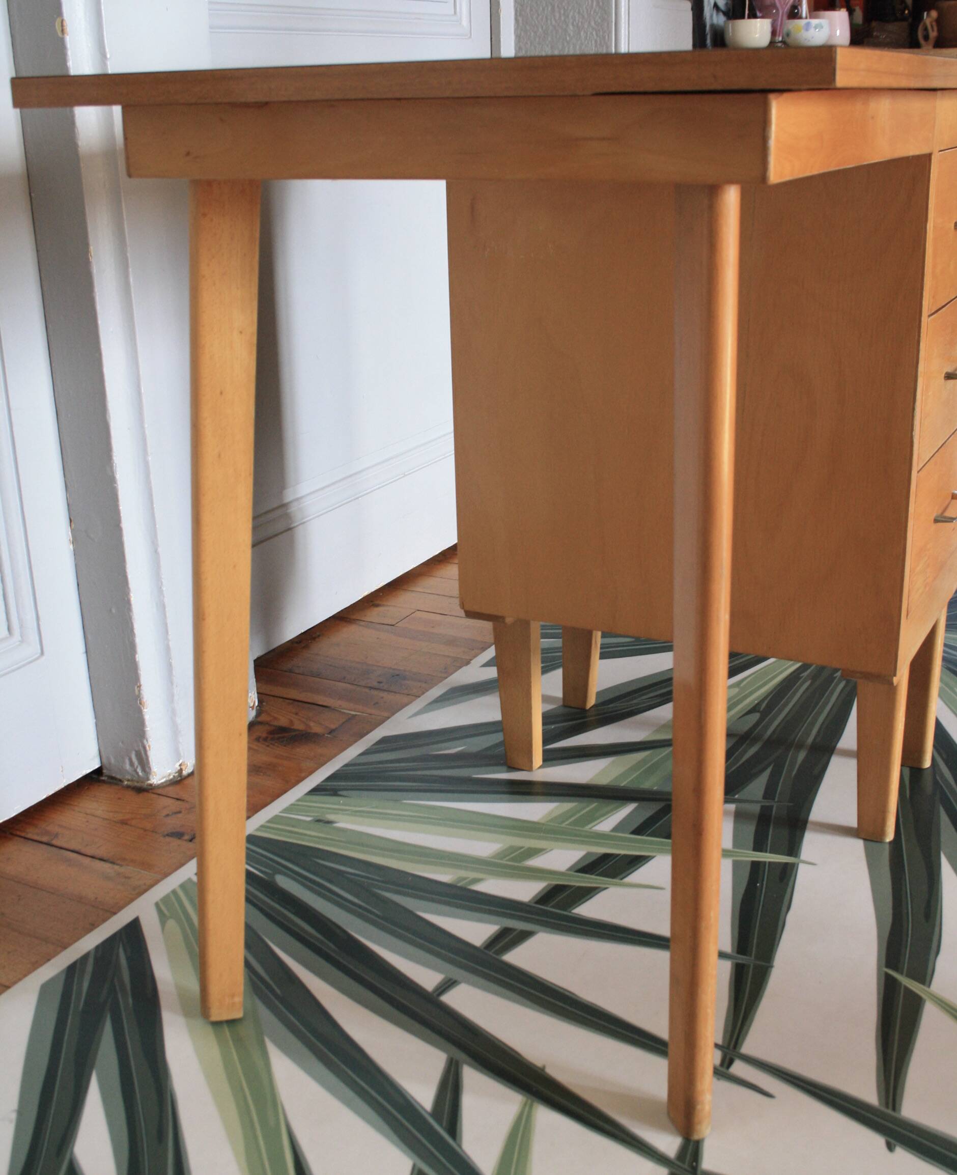 Bureau en bois pieds compas