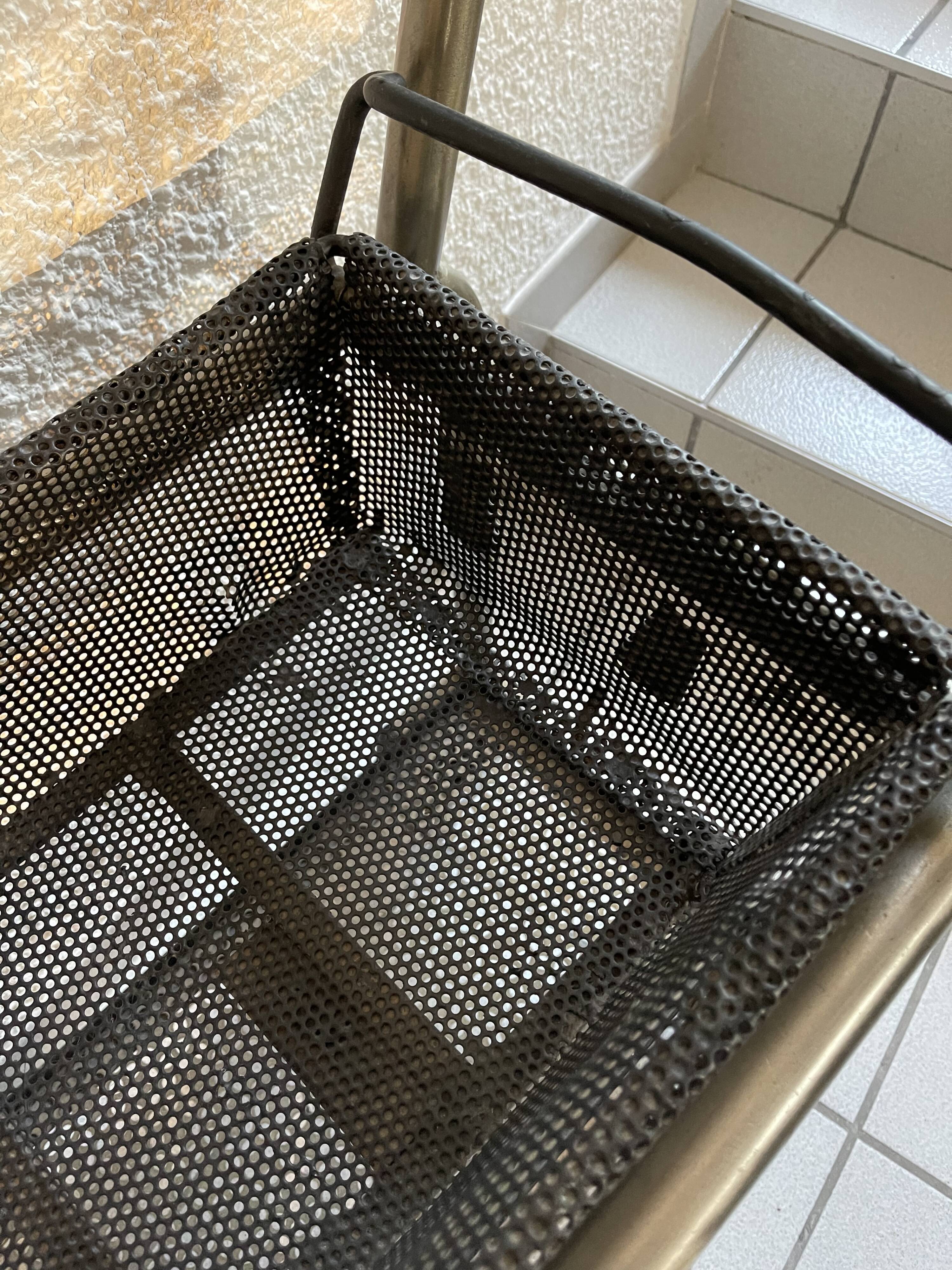 Industrial trolley serving