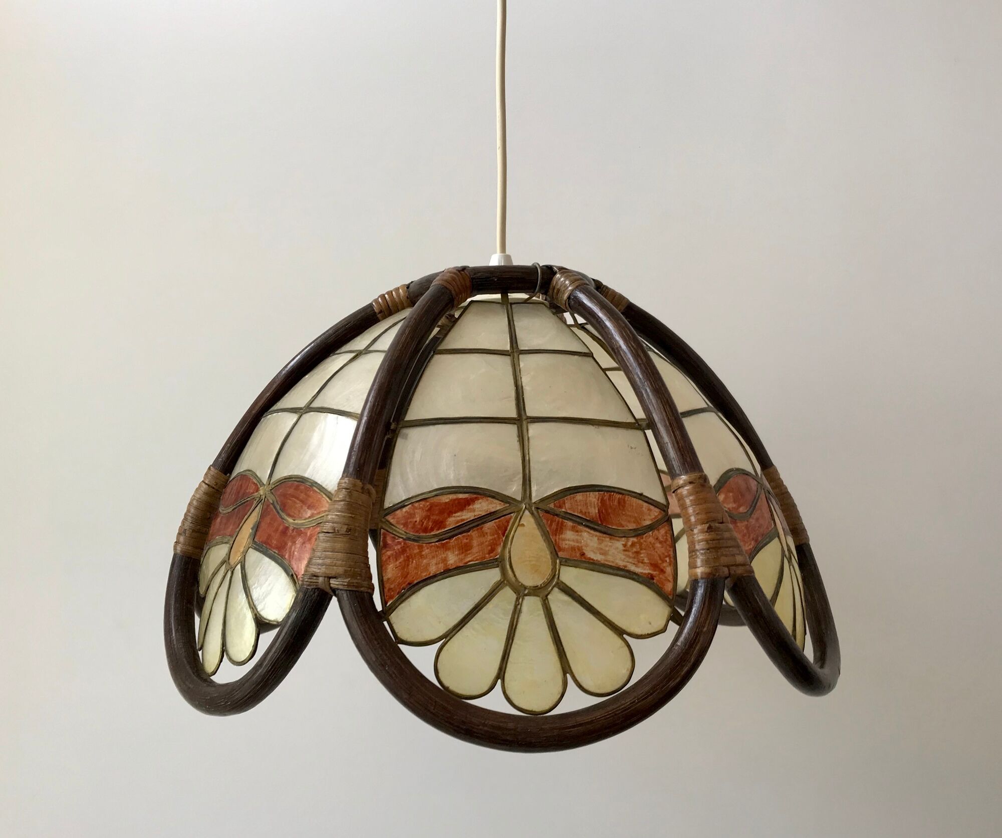 Suspension in mother-of-pearl and bamboo / rattan 70s