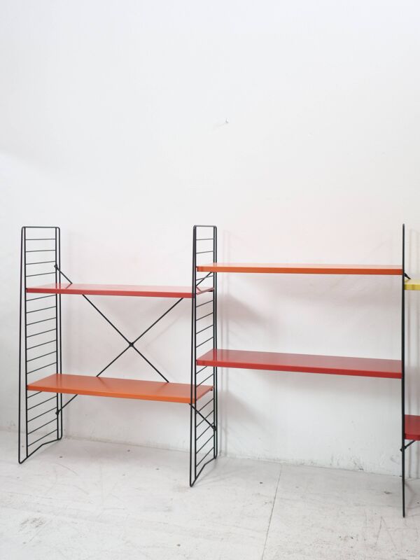 Etagère Tomado en étagères de sol métal coloré années 1958