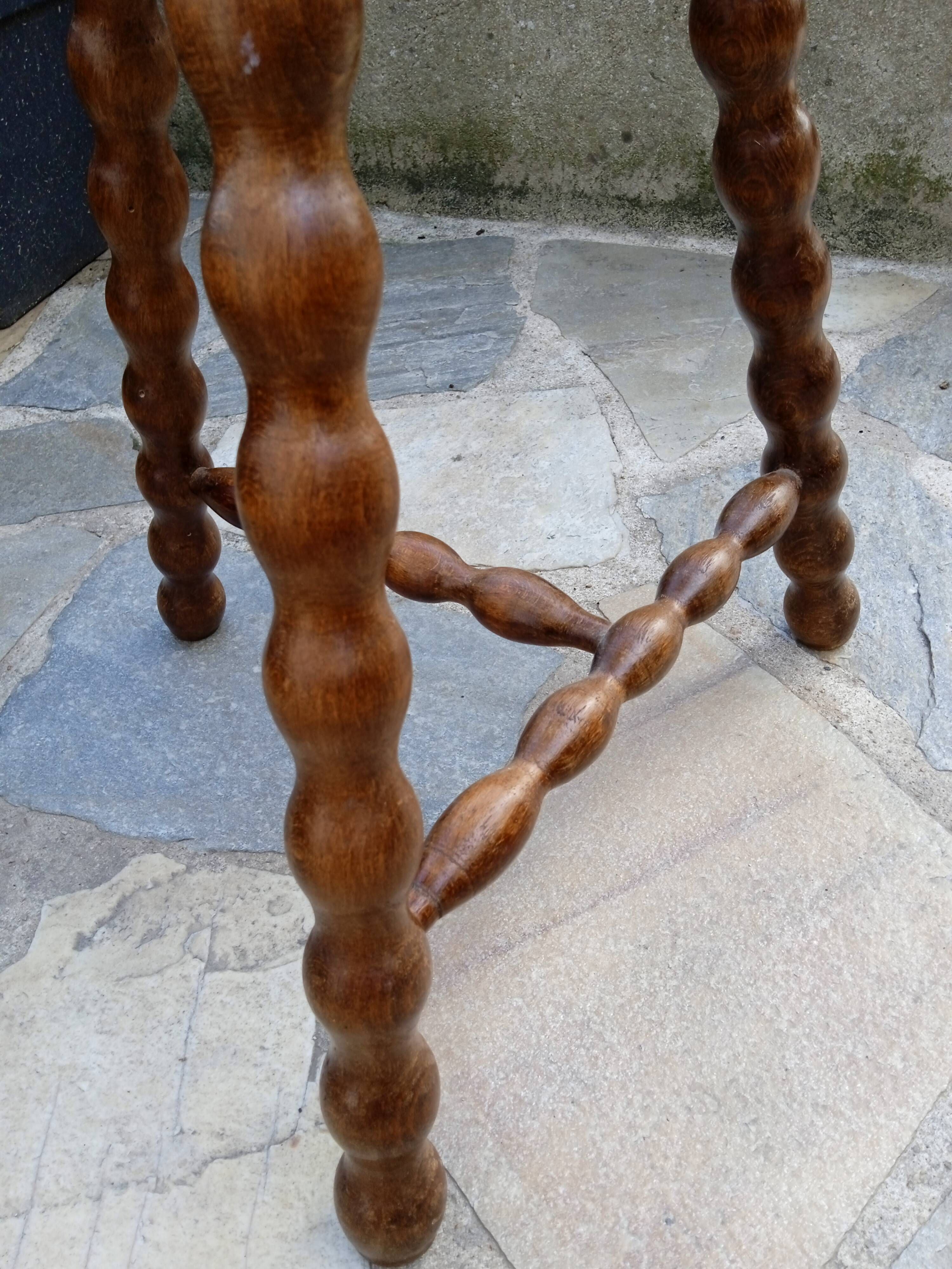 Tabouret tripode
