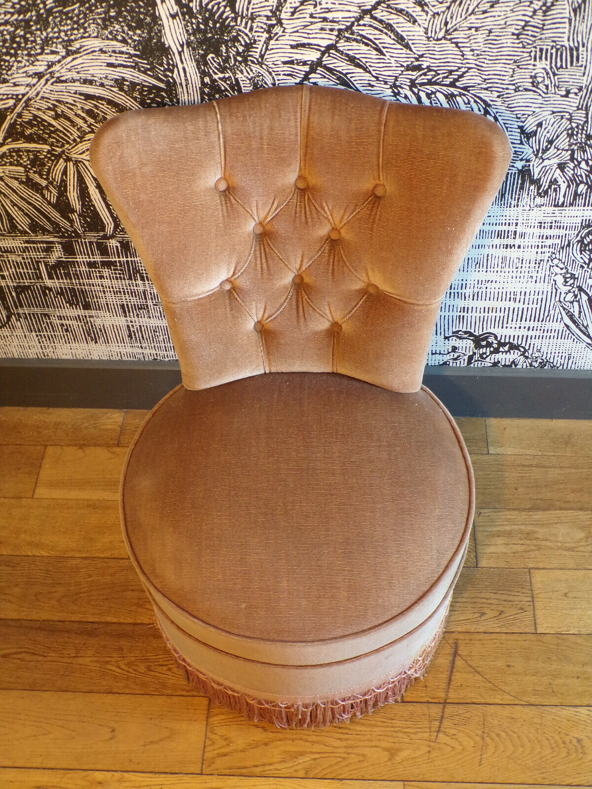 Antique toad armchair