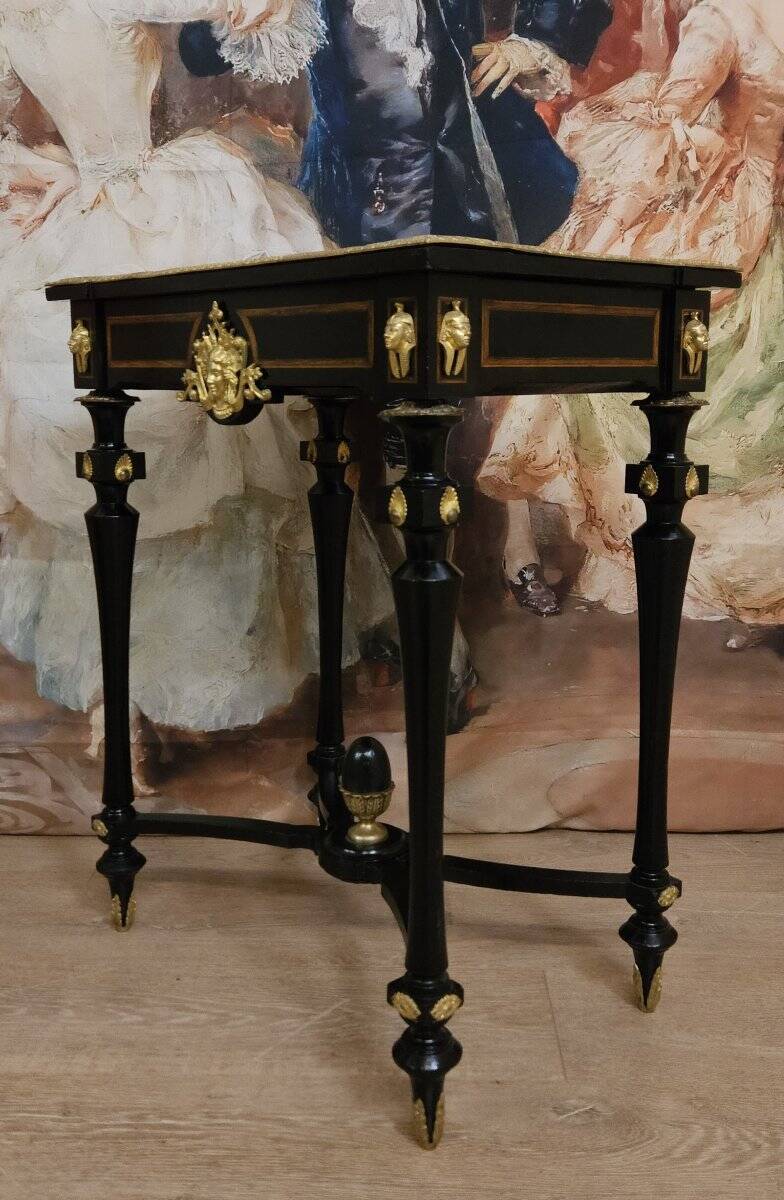 "Boulle" courtesy table from the Napoleonic III era in marquetry.